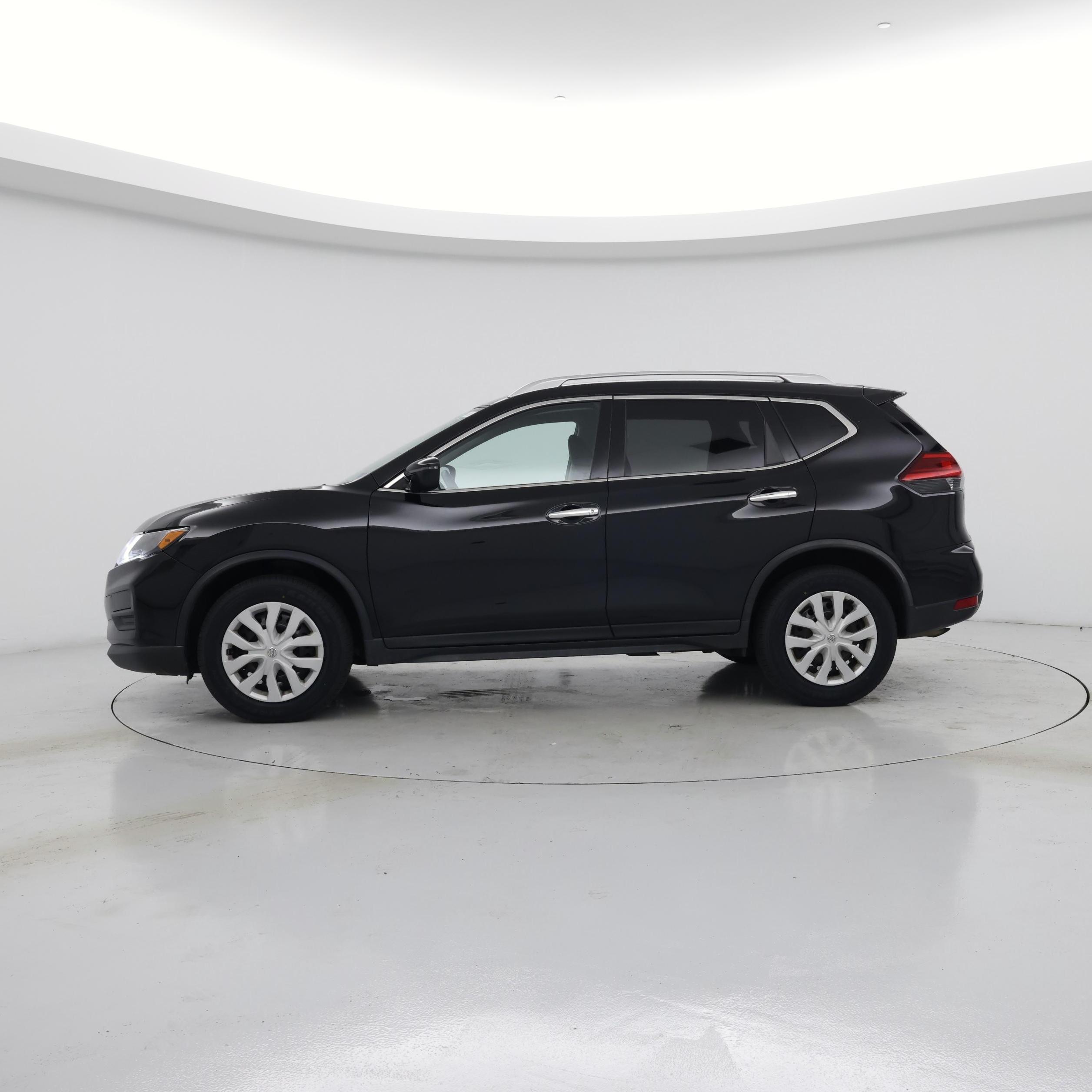 Thumbnail: 2017 Nissan Rogue - 3