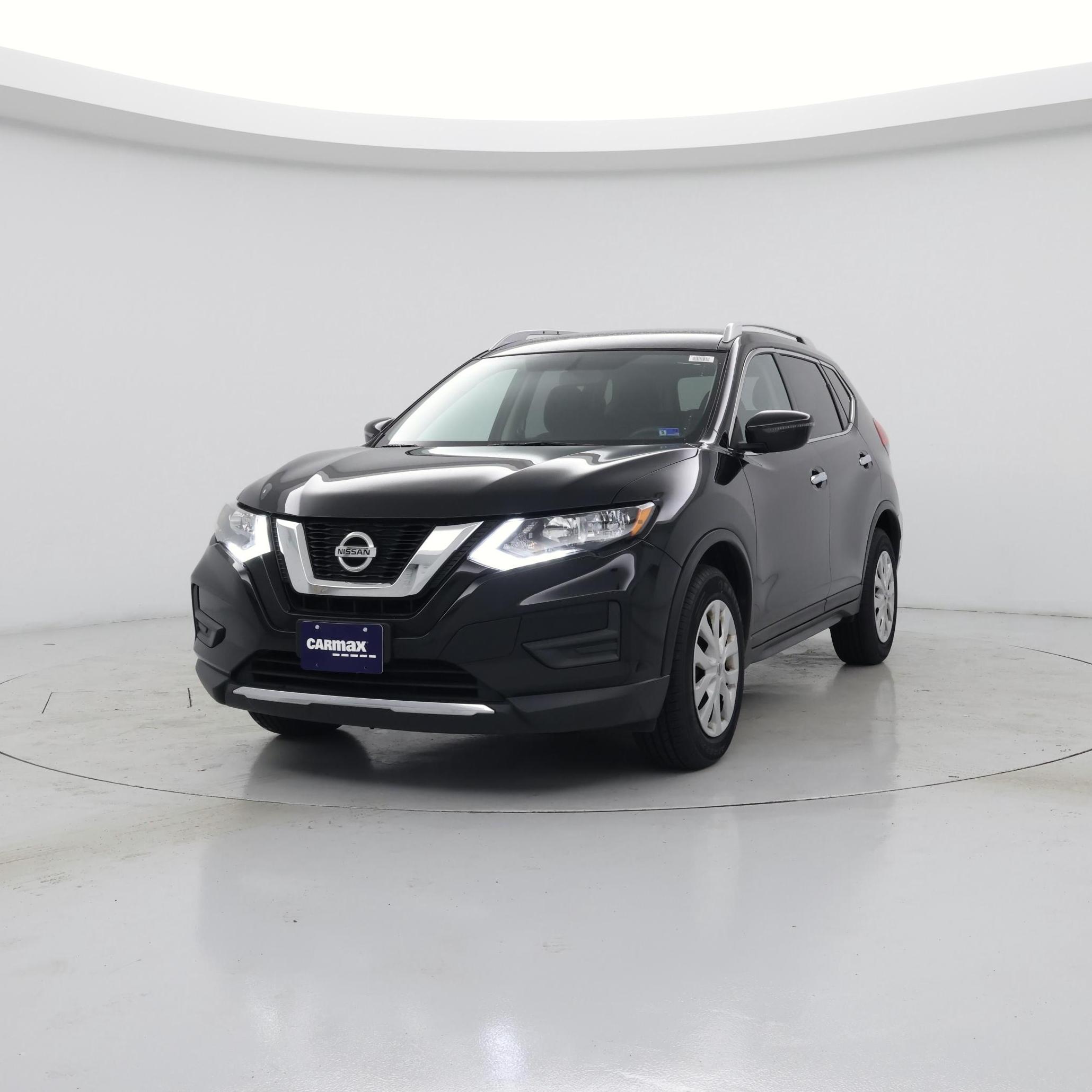 Thumbnail: 2017 Nissan Rogue - 4