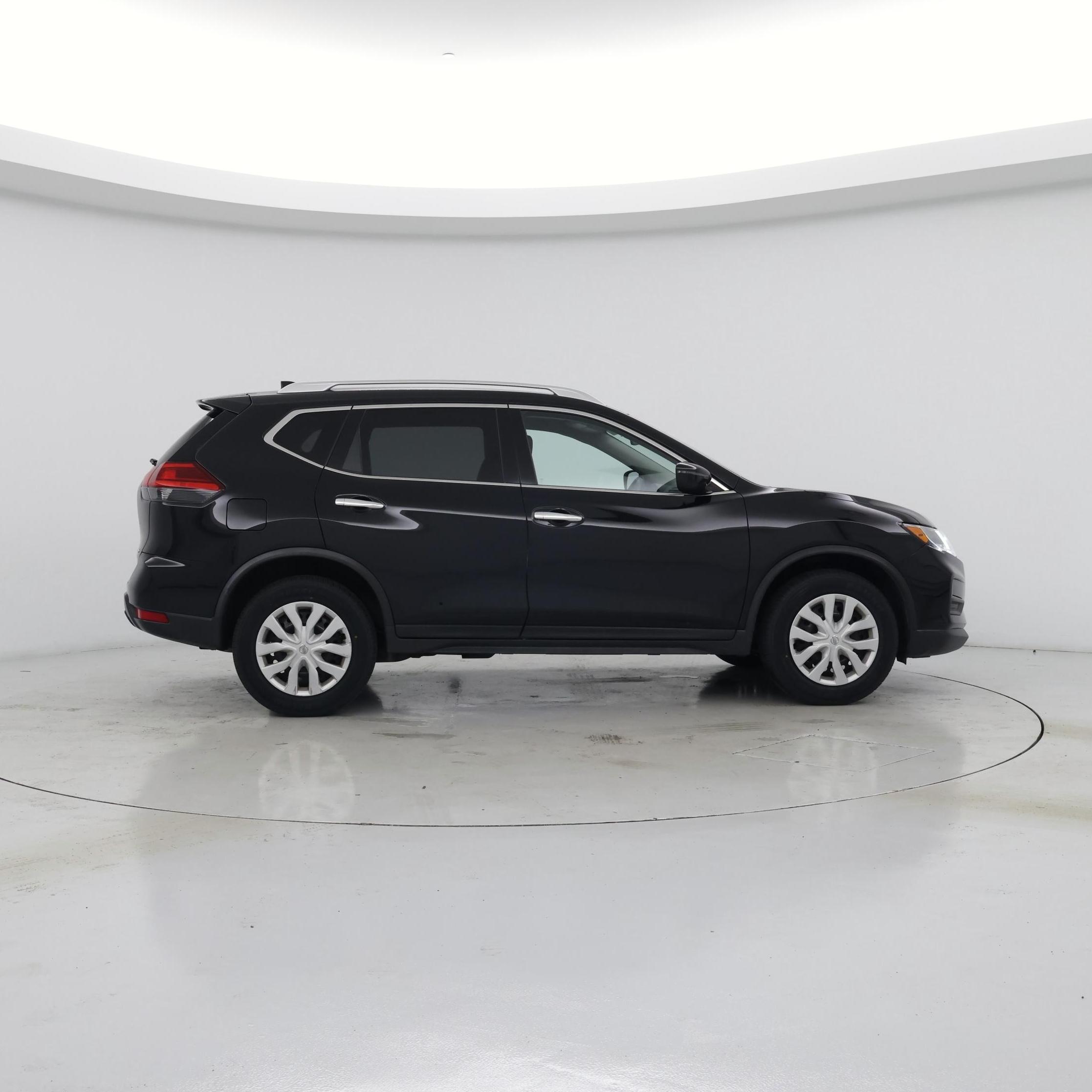 Thumbnail: 2017 Nissan Rogue - 7