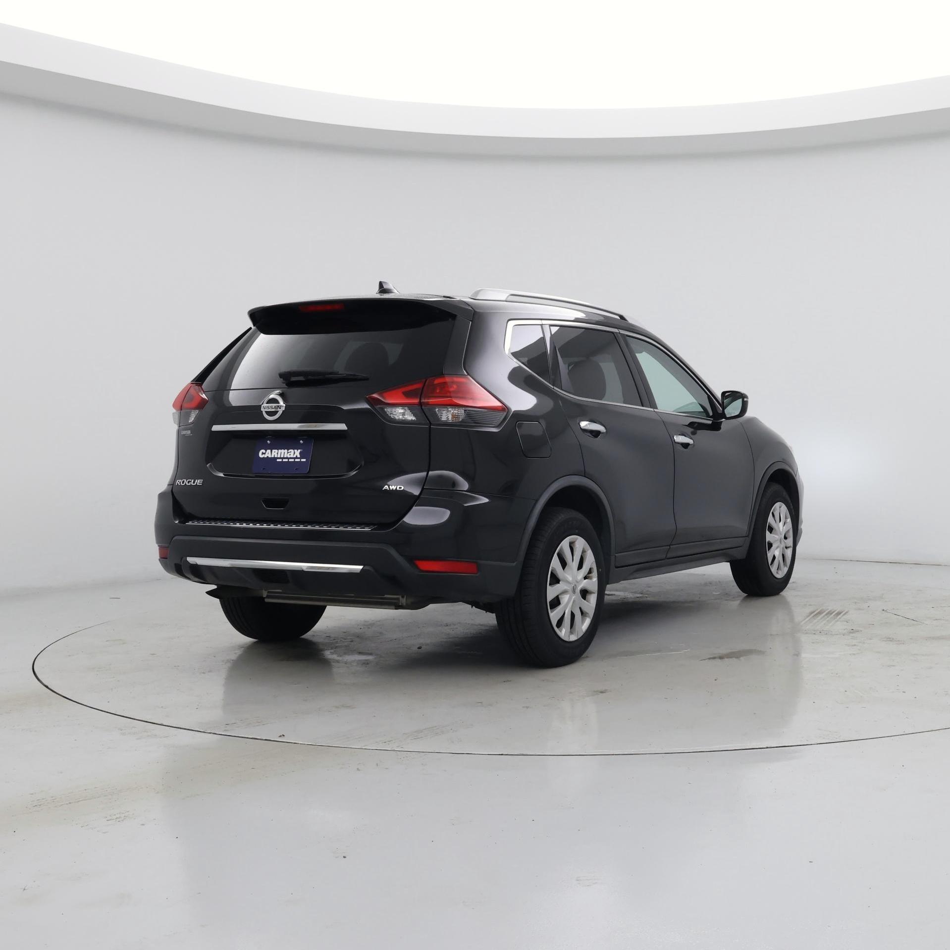 Thumbnail: 2017 Nissan Rogue - 8
