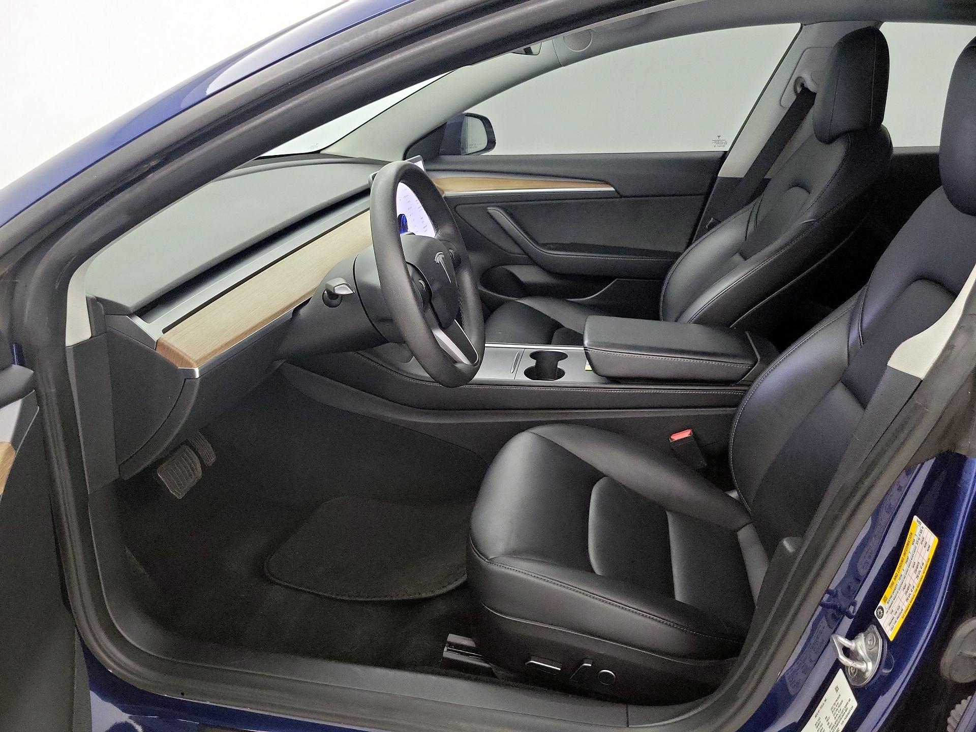Thumbnail: 2022 Tesla Model 3 - 11