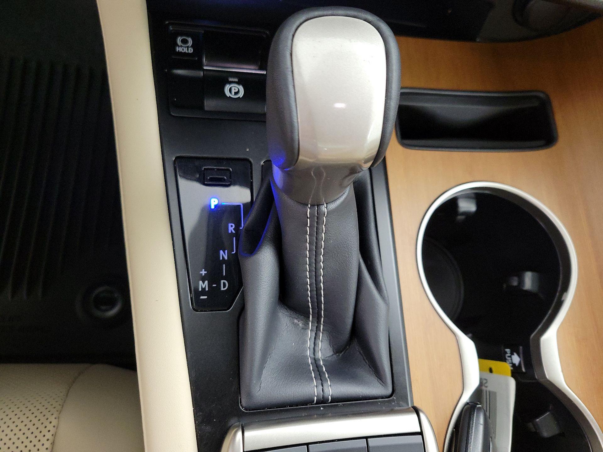 Thumbnail: 2022 Lexus RX - 17