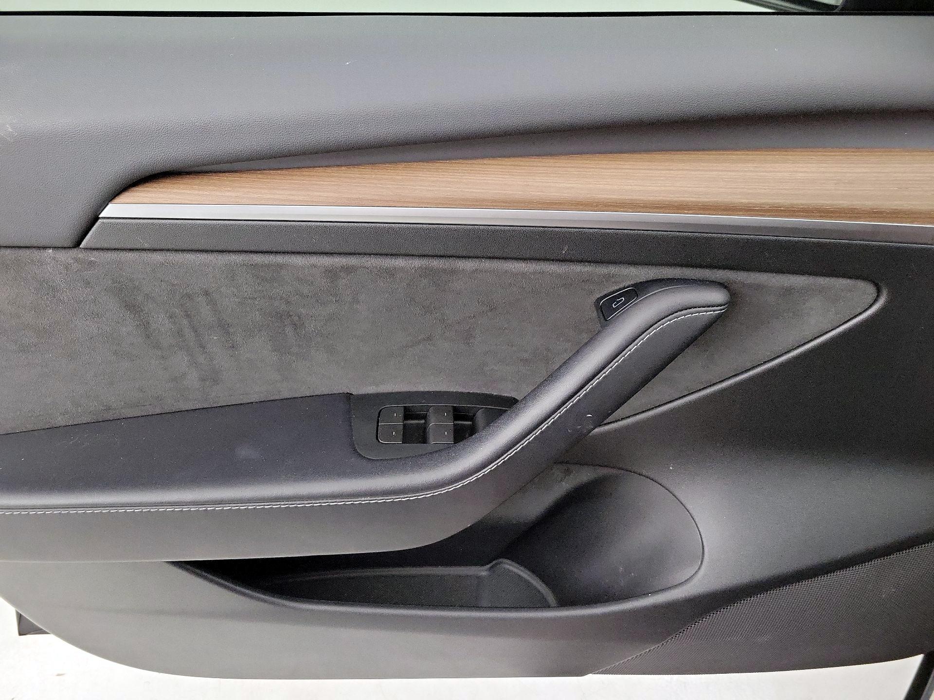 Thumbnail: 2023 Tesla Model 3 - 12