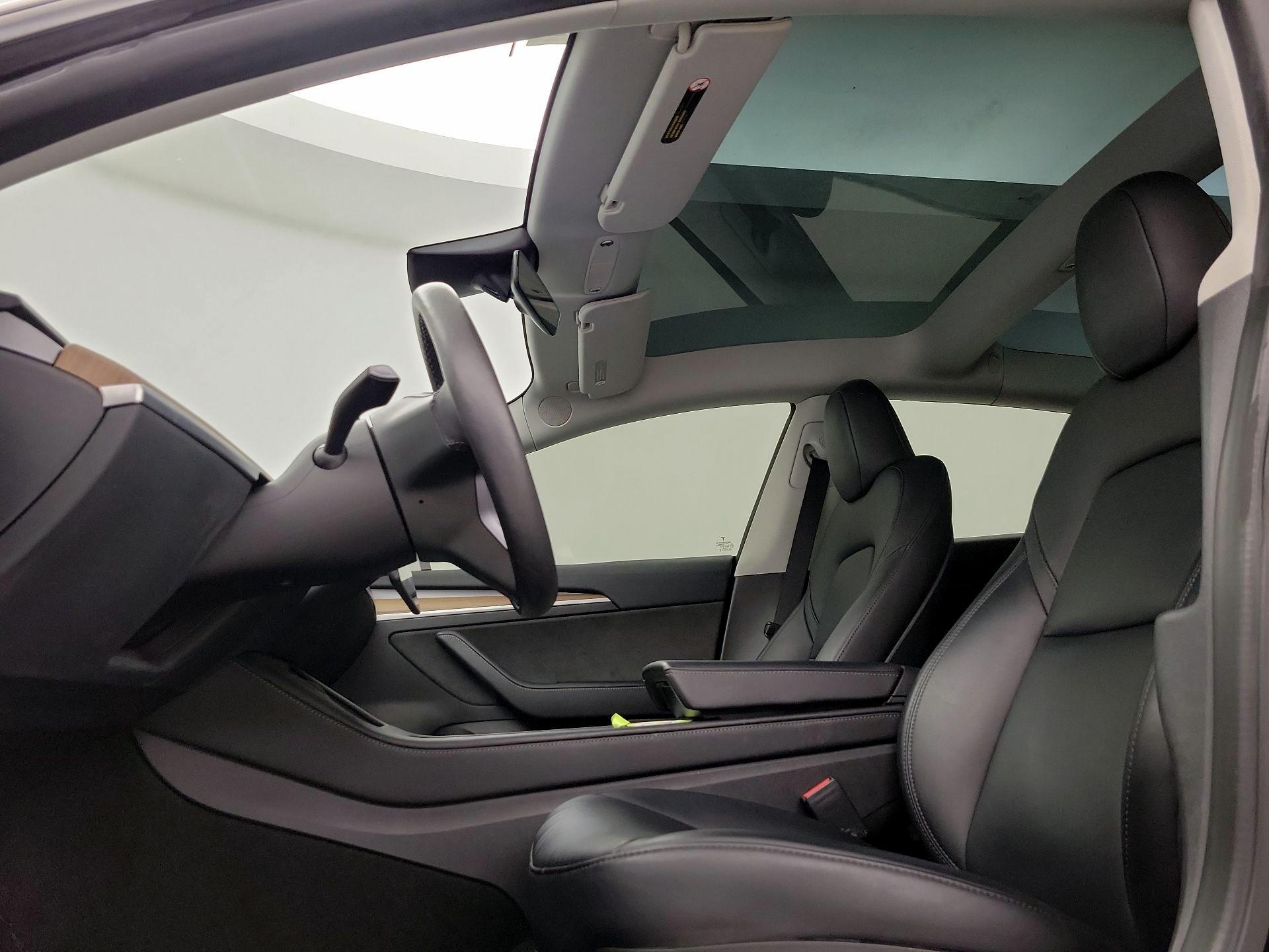 Thumbnail: 2023 Tesla Model 3 - 19