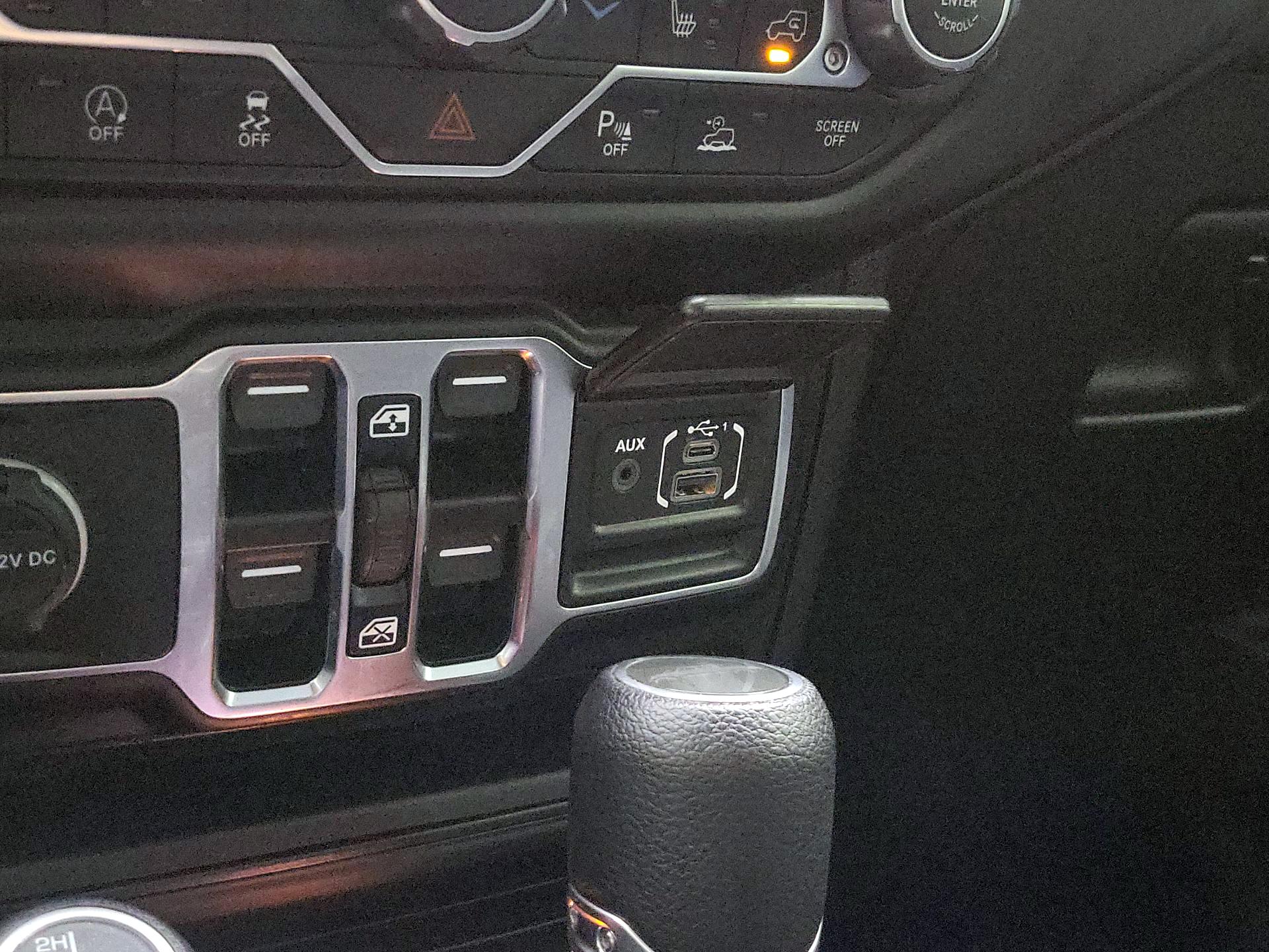 Thumbnail: 2021 Jeep Gladiator - 18