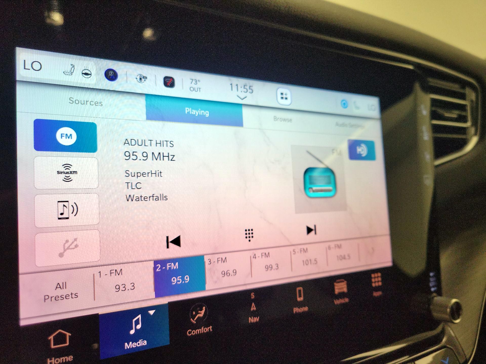 Thumbnail: 2023 Jeep Wagoneer - 16