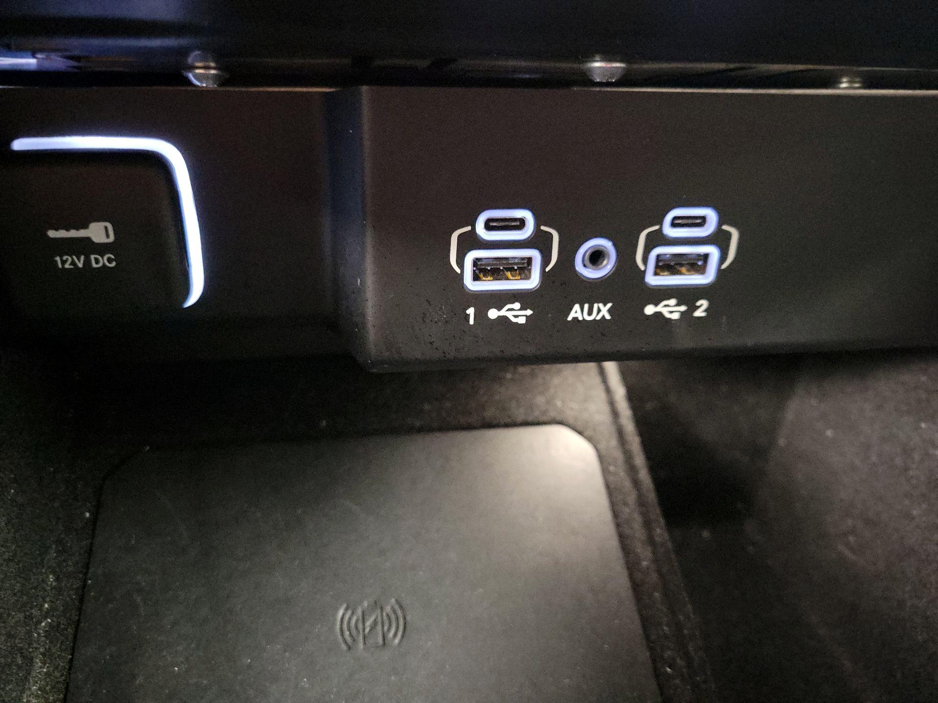 Thumbnail: 2023 Jeep Wagoneer - 19