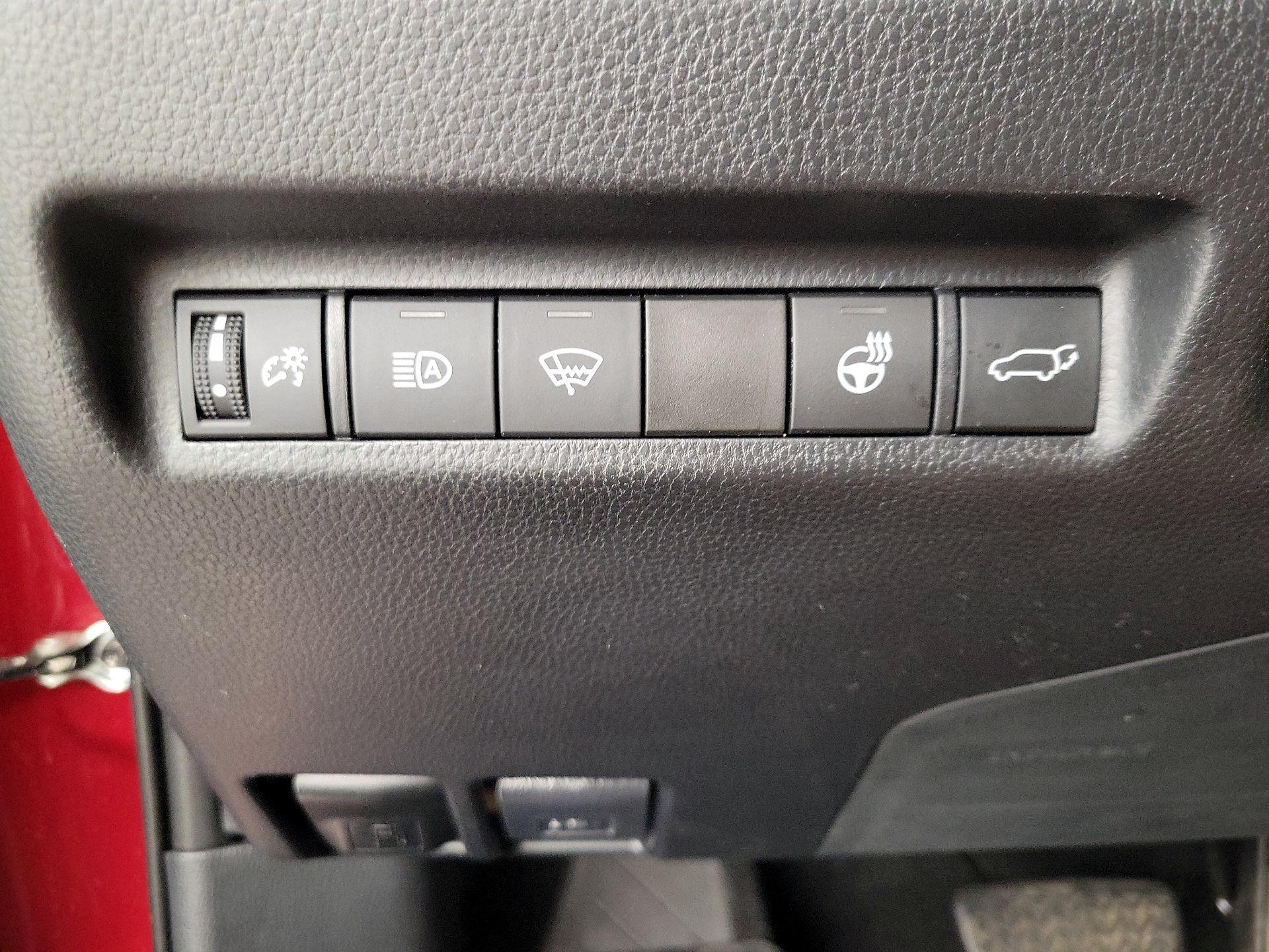 Thumbnail: 2019 Toyota RAV4 - 13