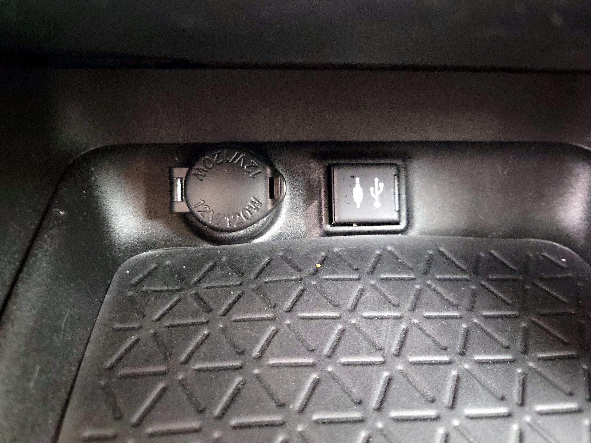 Thumbnail: 2019 Toyota RAV4 - 18