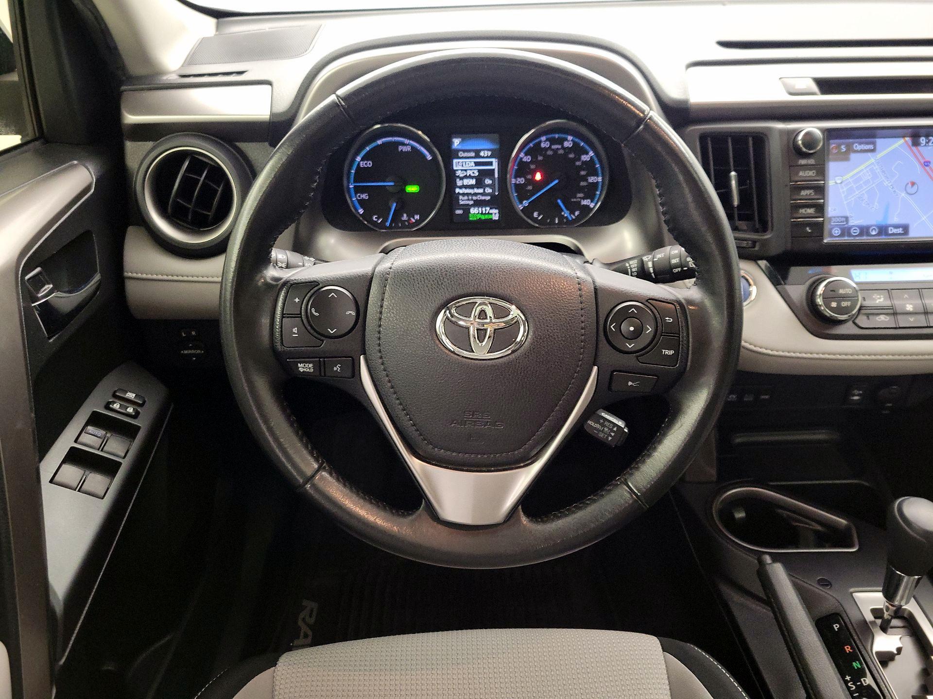 Thumbnail: 2018 Toyota RAV4 - 10