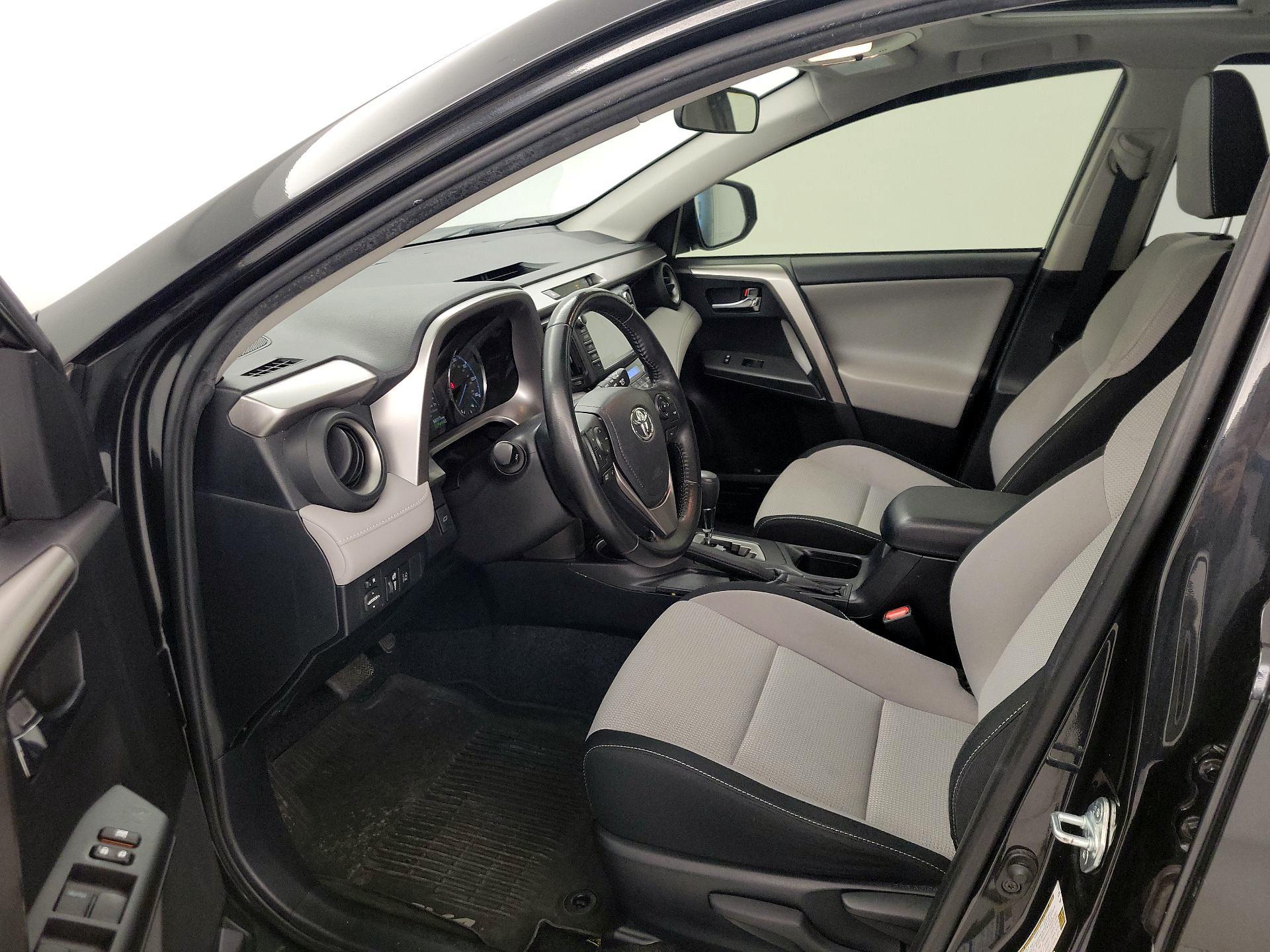 Thumbnail: 2018 Toyota RAV4 - 11