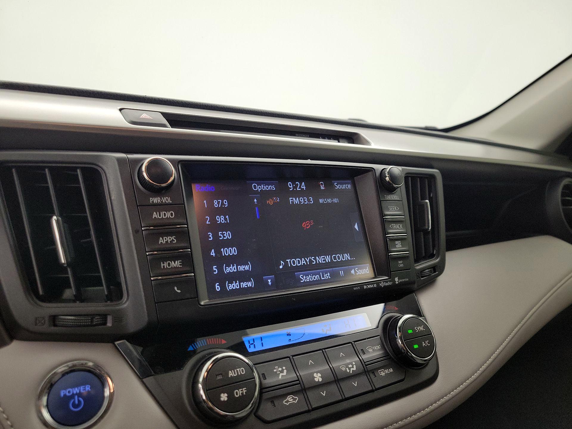 Thumbnail: 2018 Toyota RAV4 - 15