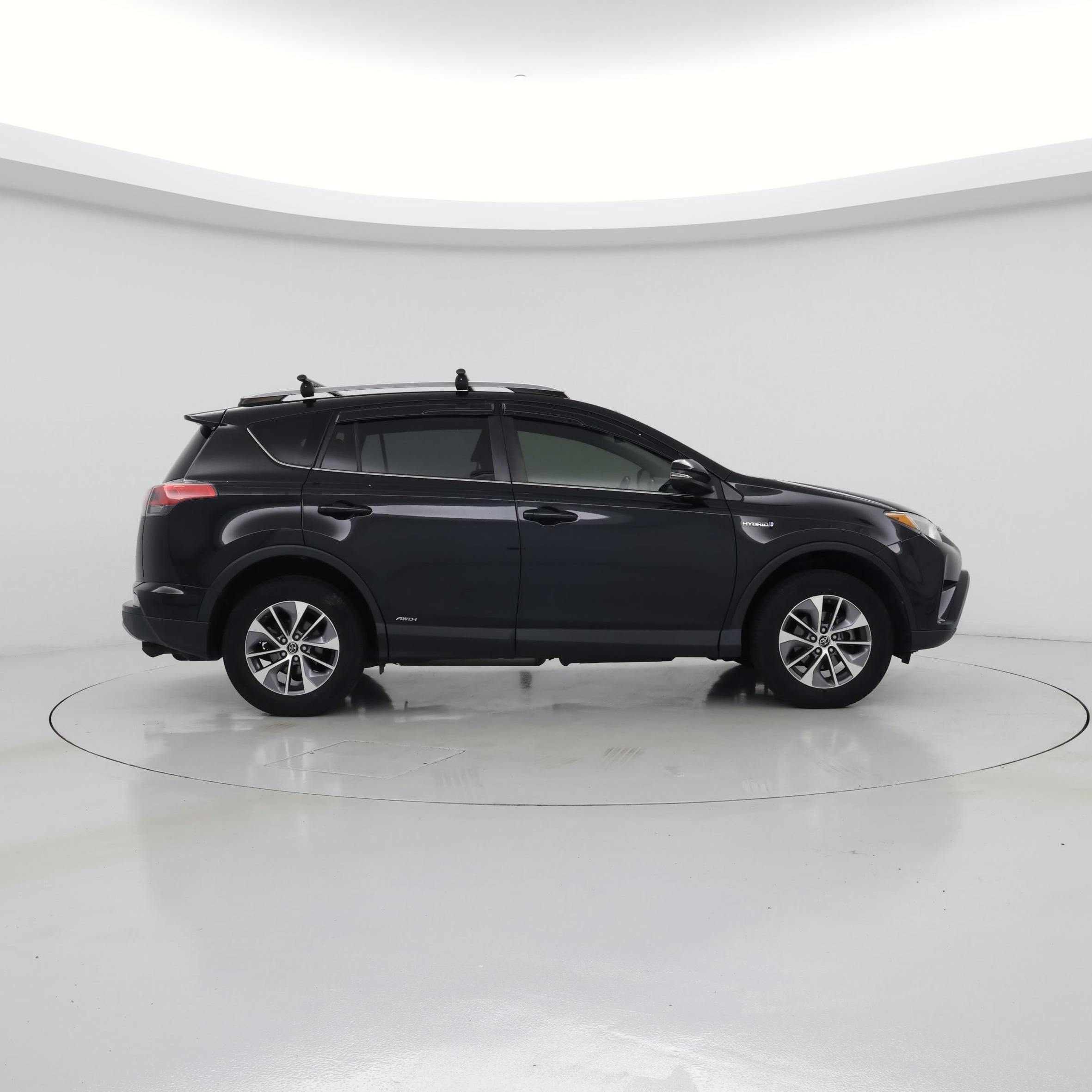 Thumbnail: 2018 Toyota RAV4 - 7