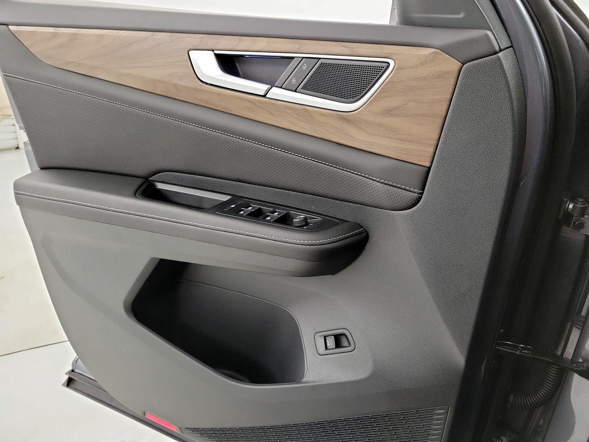 Thumbnail: 2025 Volkswagen Atlas - 12