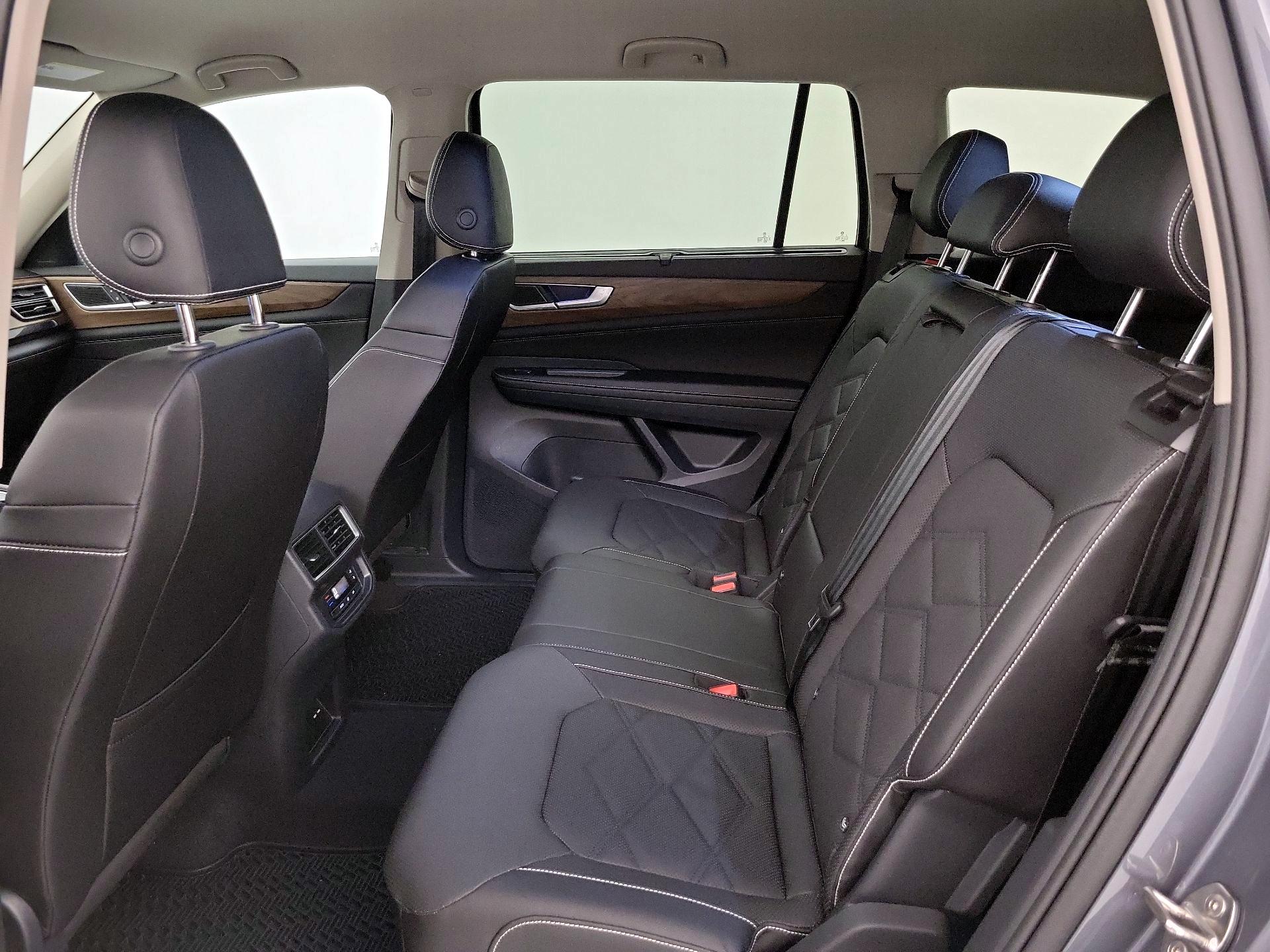 Thumbnail: 2025 Volkswagen Atlas - 19