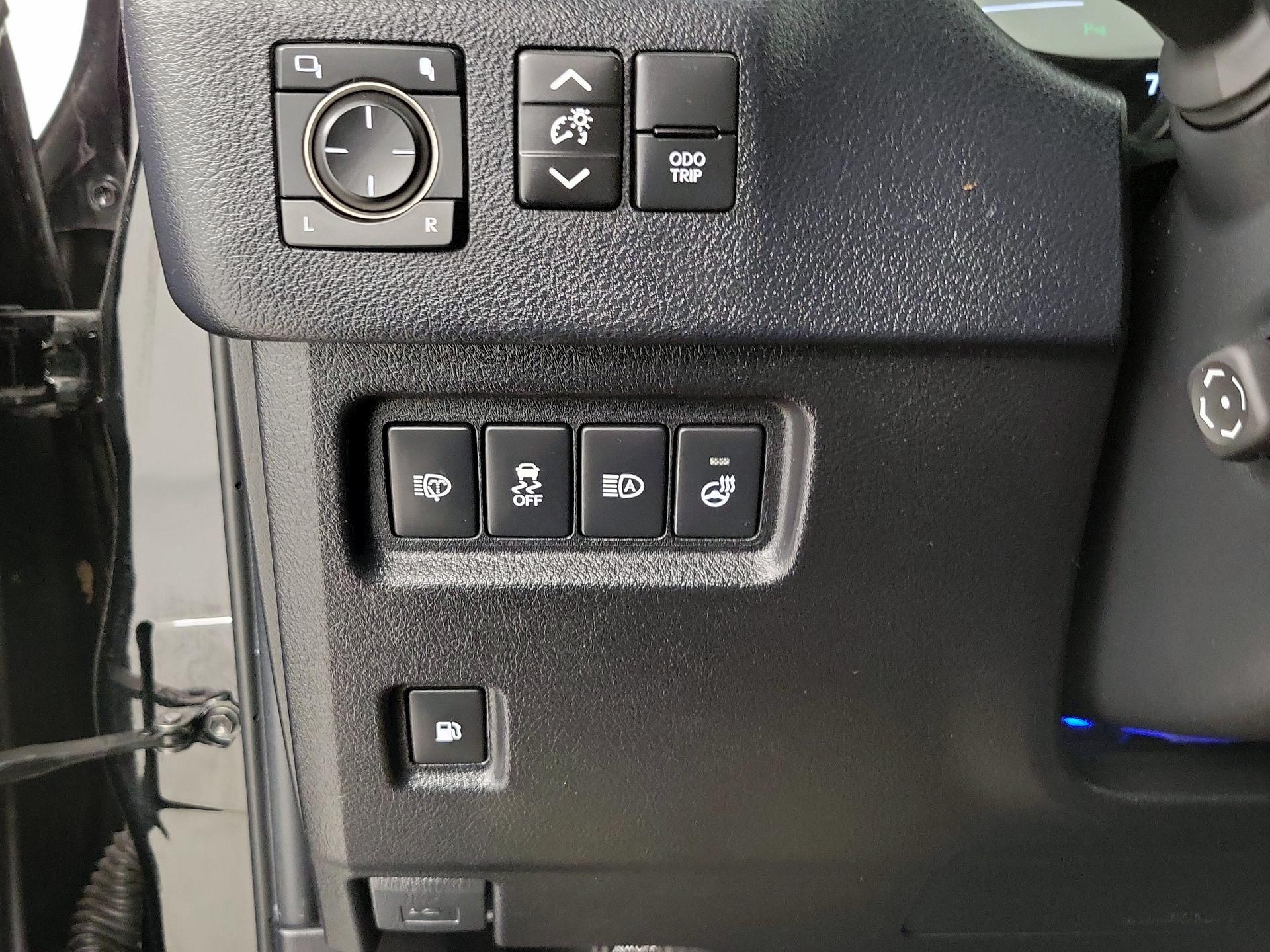Thumbnail: 2023 Lexus GX - 13