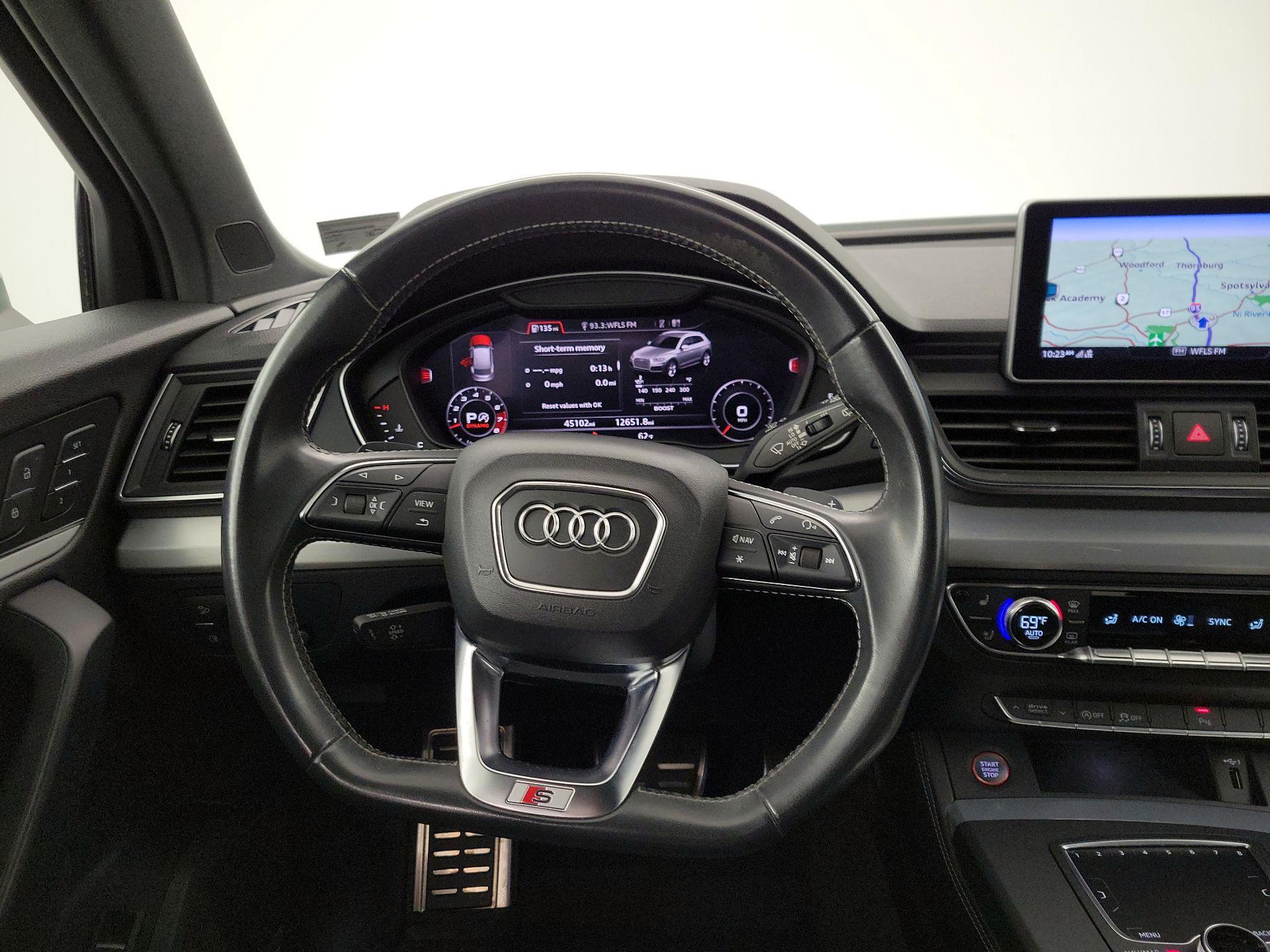 Thumbnail: 2019 Audi SQ5 - 10