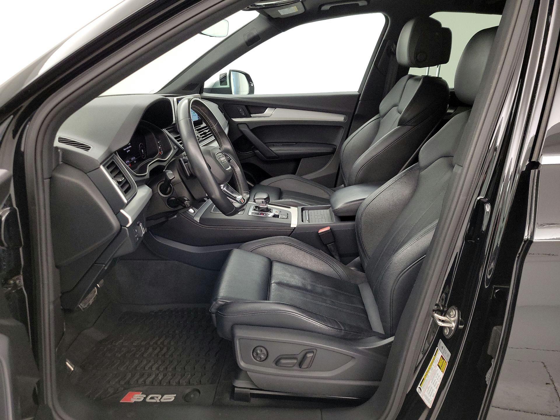 Thumbnail: 2019 Audi SQ5 - 11