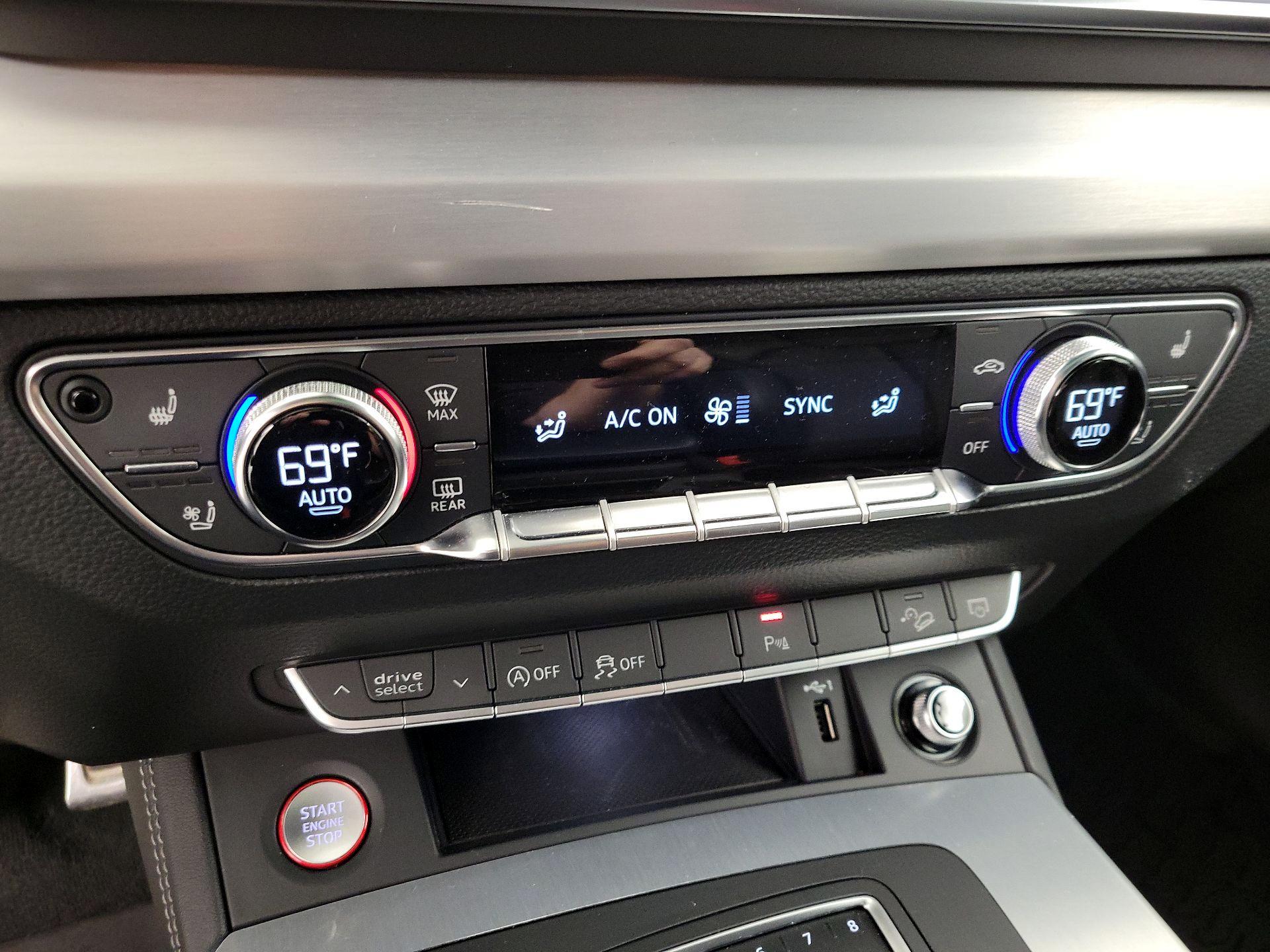 Thumbnail: 2019 Audi SQ5 - 17