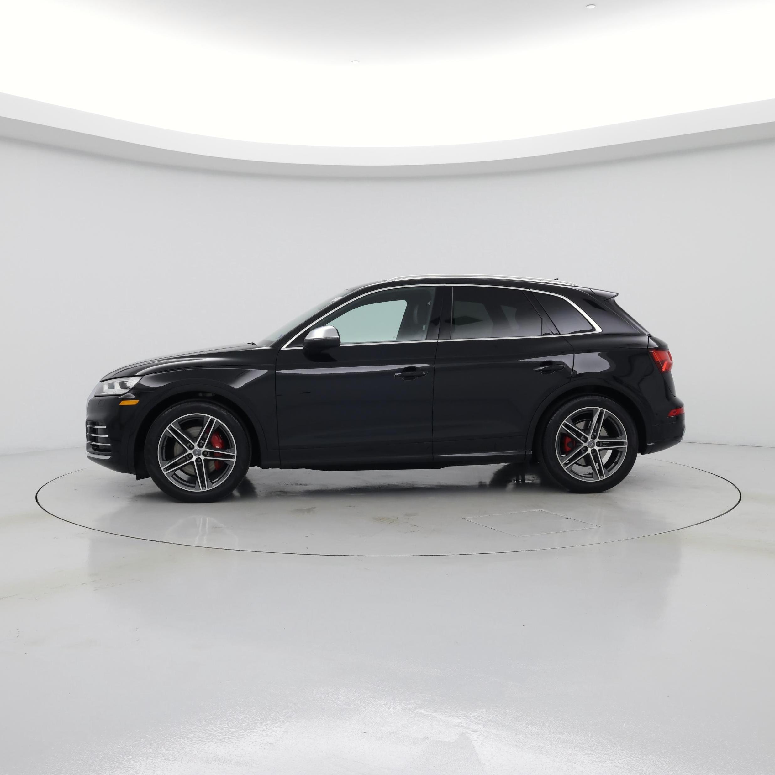 Thumbnail: 2019 Audi SQ5 - 3