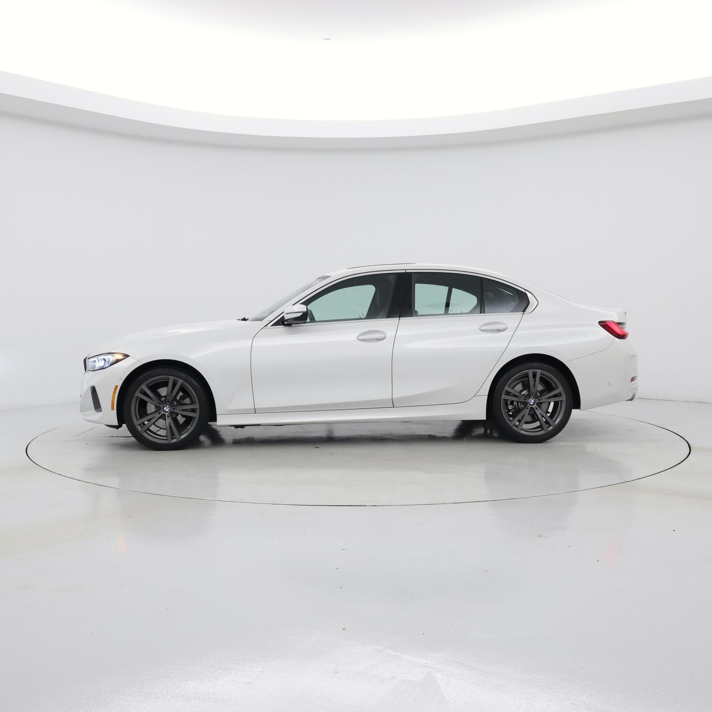 Thumbnail: 2024 BMW 3 Series - 3