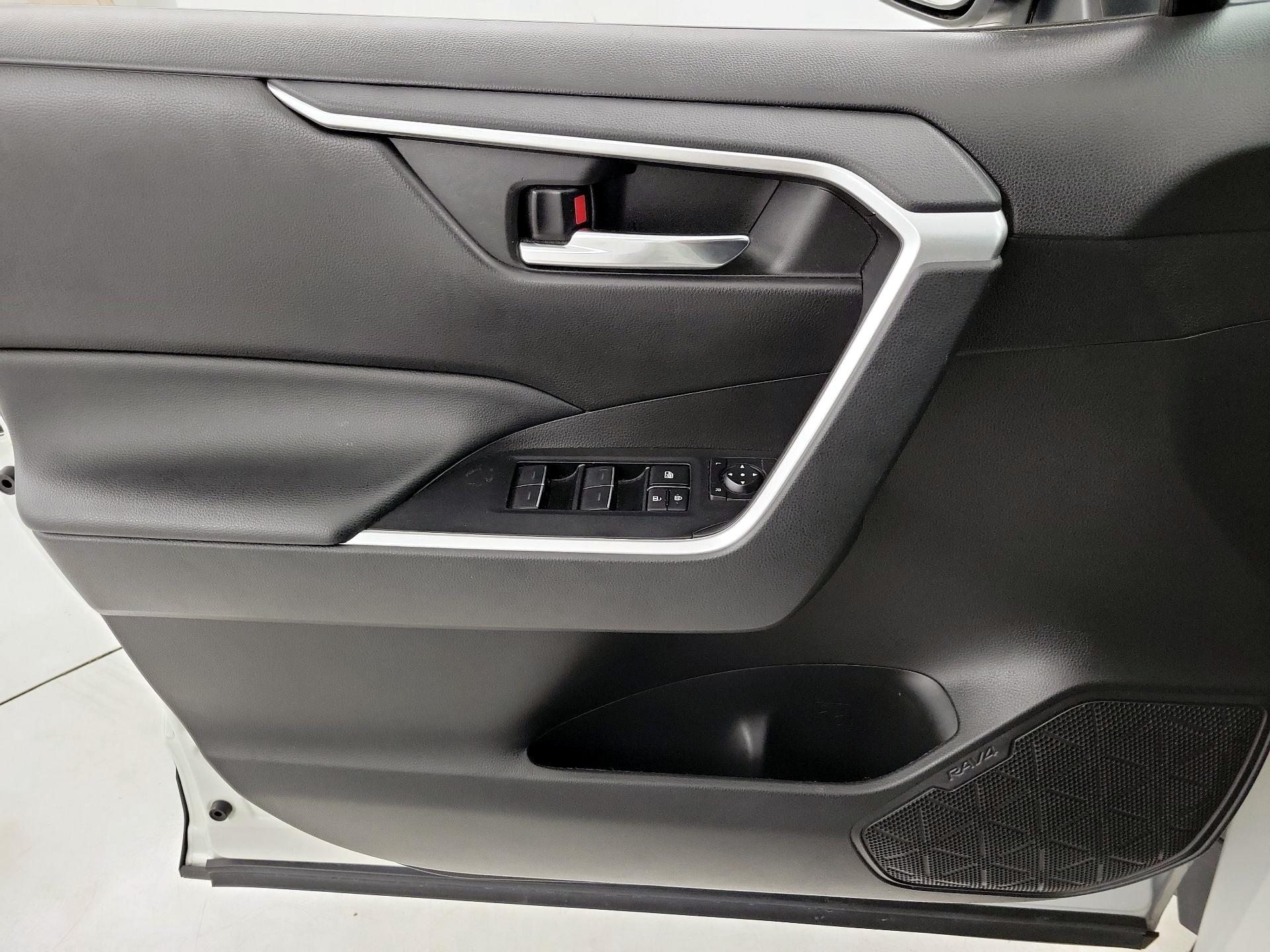 Thumbnail: 2023 Toyota RAV4 - 12