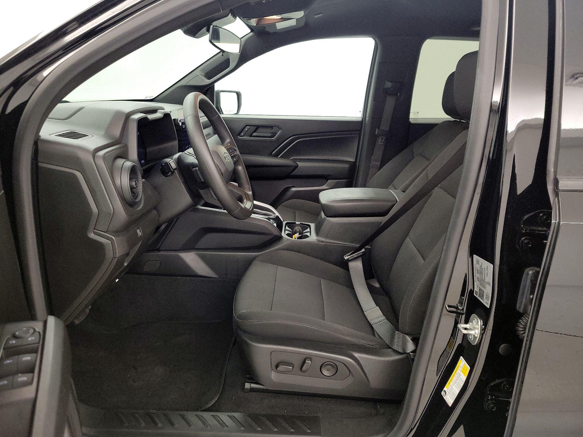 Thumbnail: 2024 Chevrolet Colorado - 11