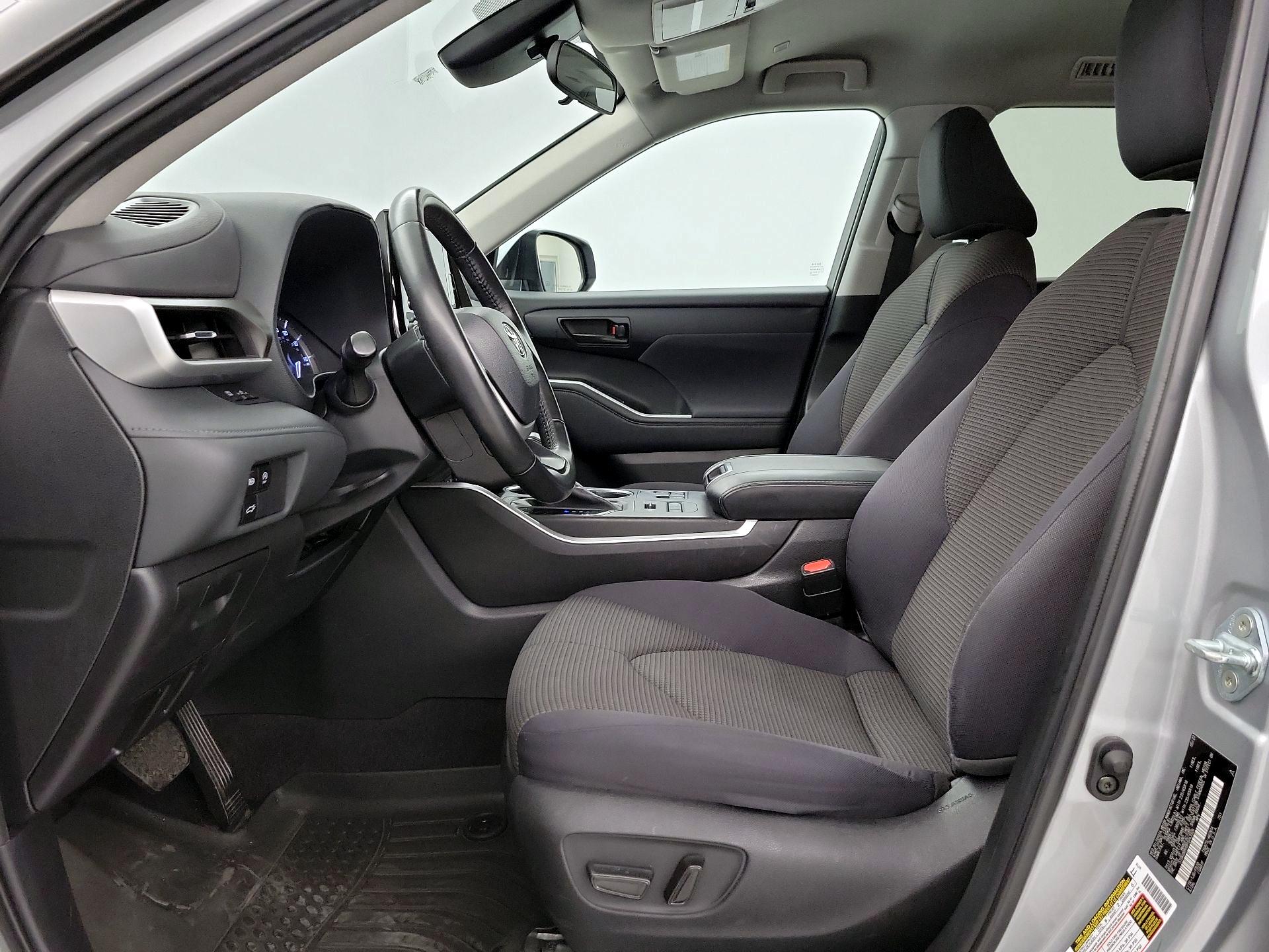 Thumbnail: 2023 Toyota Highlander - 11