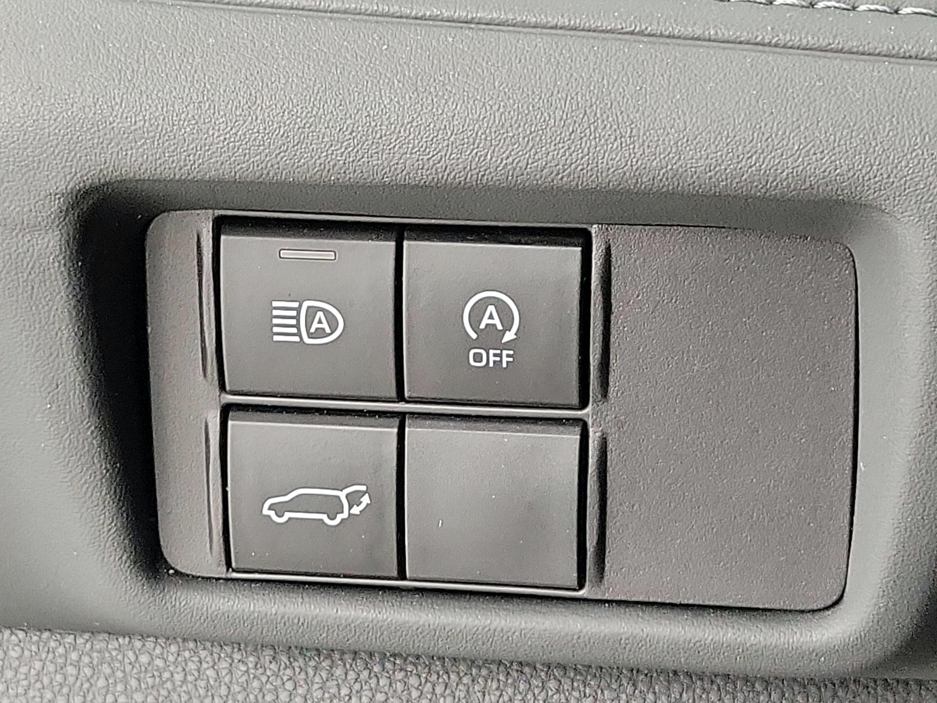 Thumbnail: 2023 Toyota Highlander - 13