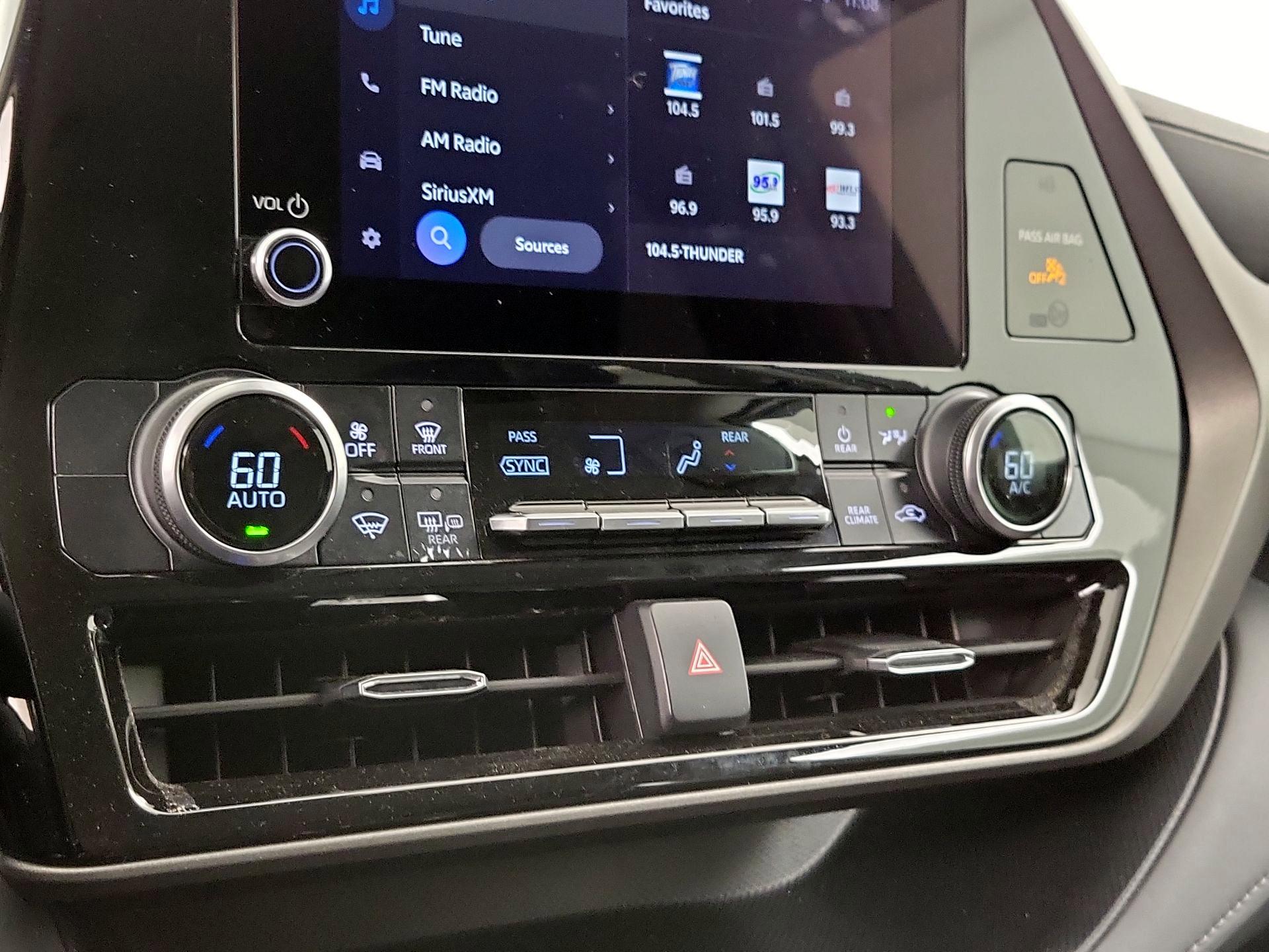 Thumbnail: 2023 Toyota Highlander - 16