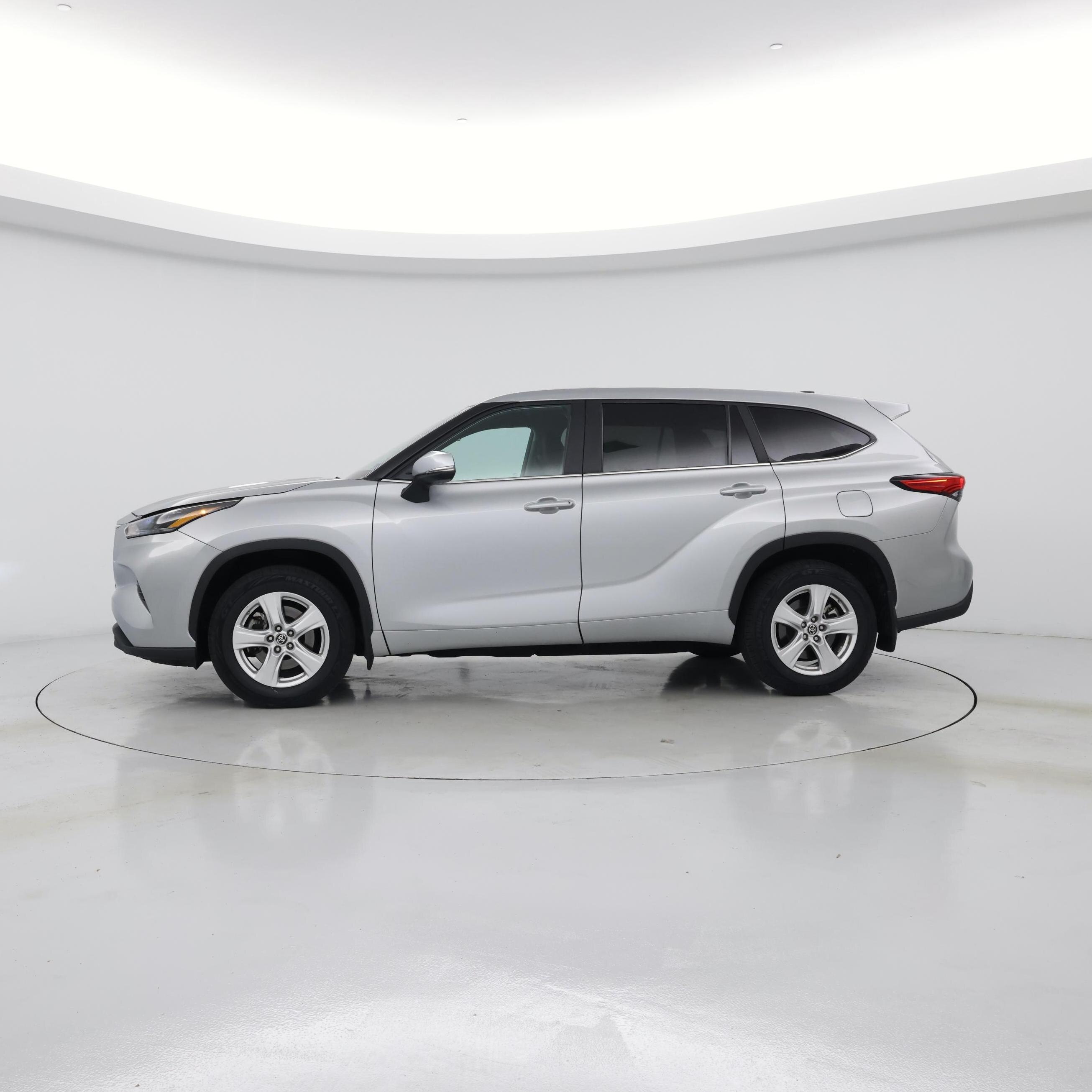 Thumbnail: 2023 Toyota Highlander - 3