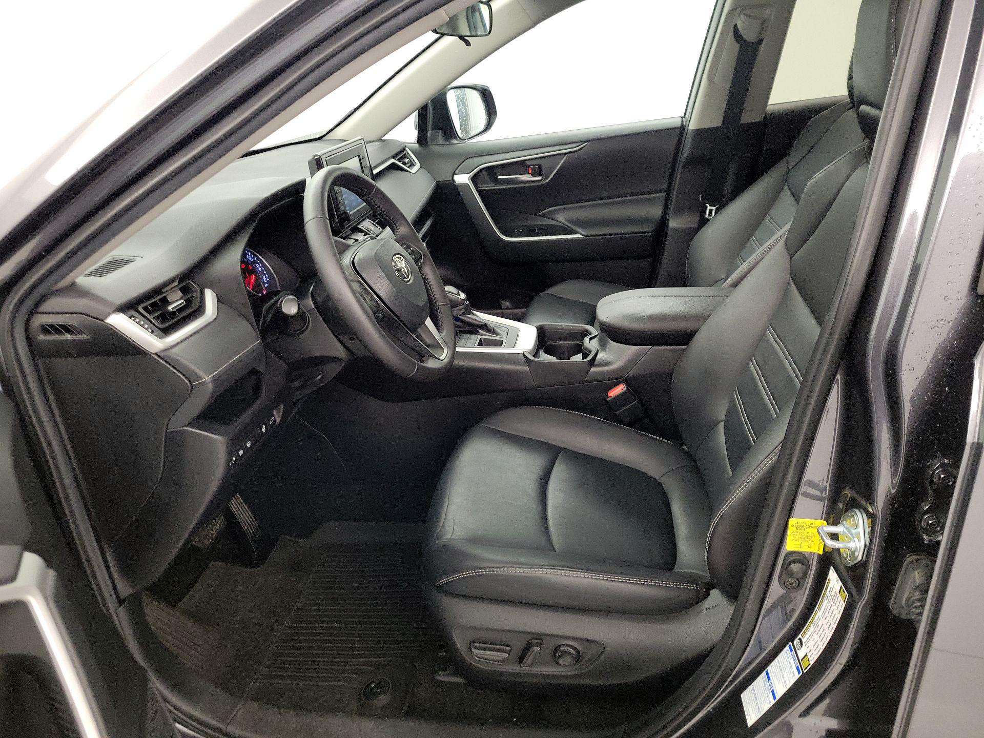 Thumbnail: 2021 Toyota RAV4 - 11