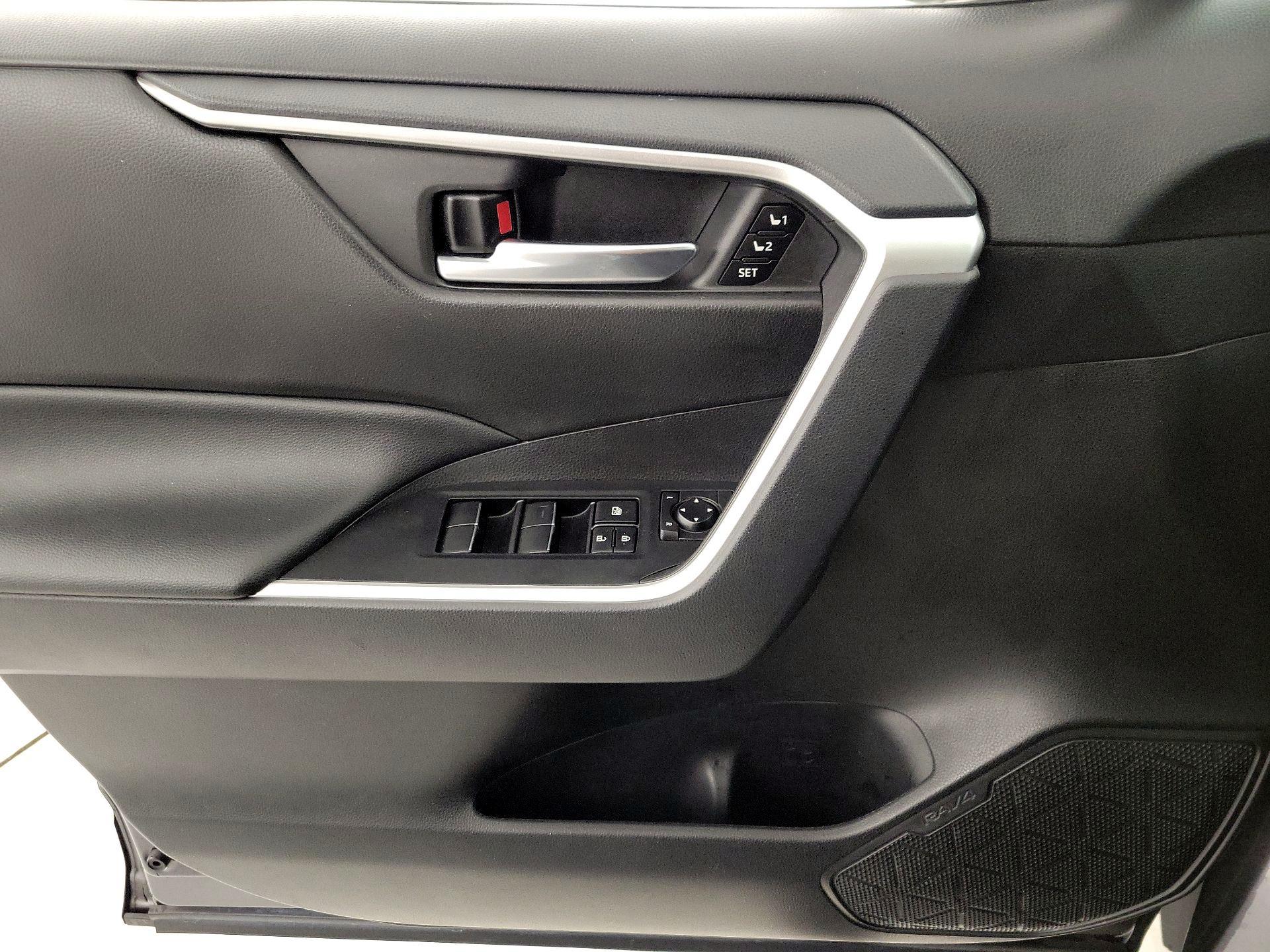 Thumbnail: 2021 Toyota RAV4 - 12