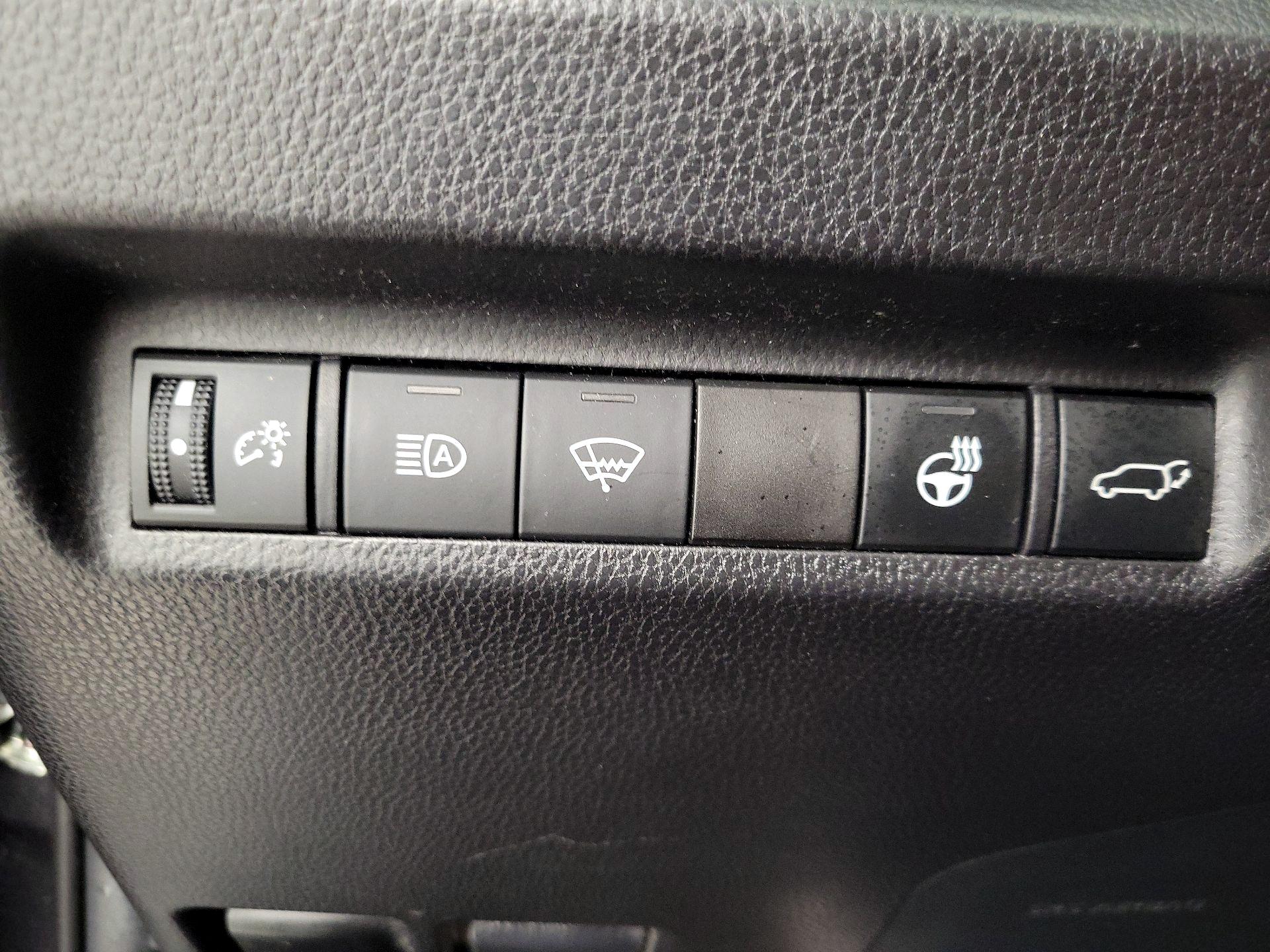 Thumbnail: 2021 Toyota RAV4 - 13