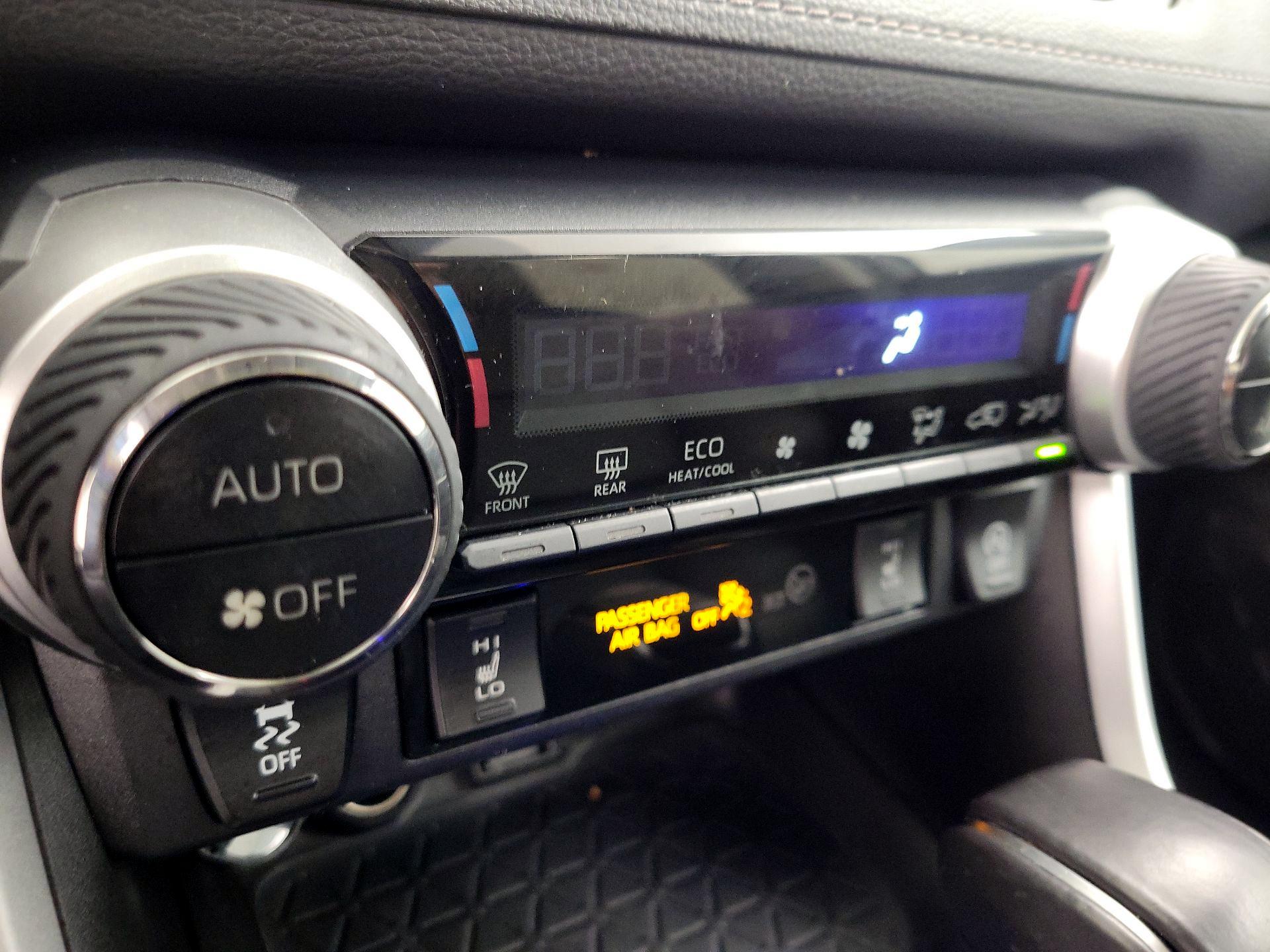 Thumbnail: 2021 Toyota RAV4 - 16