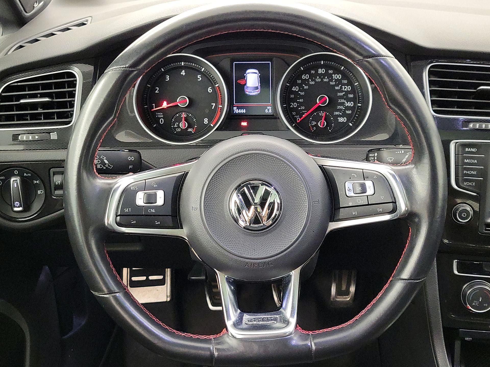 Thumbnail: 2017 Volkswagen Golf - 10