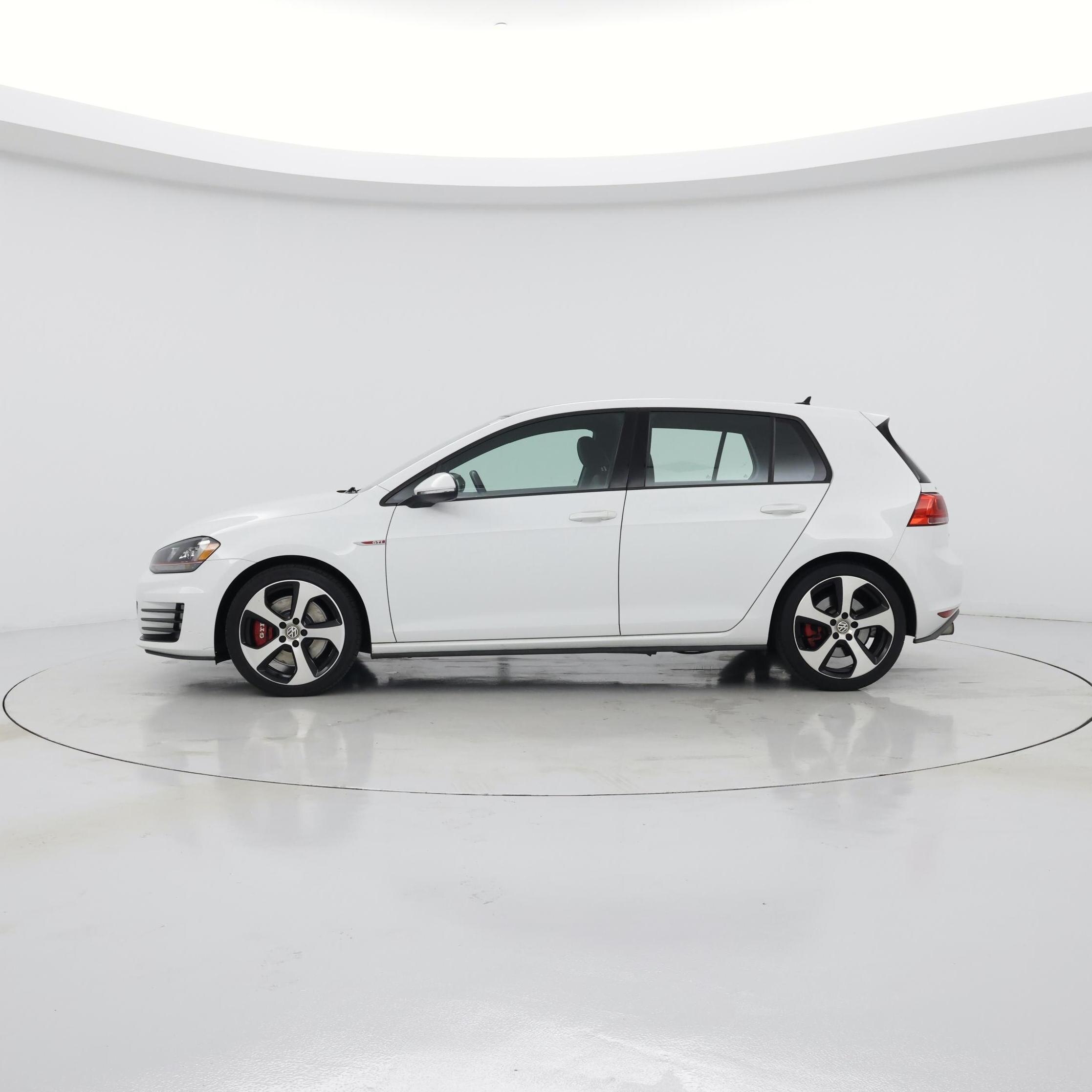 Thumbnail: 2017 Volkswagen Golf - 3