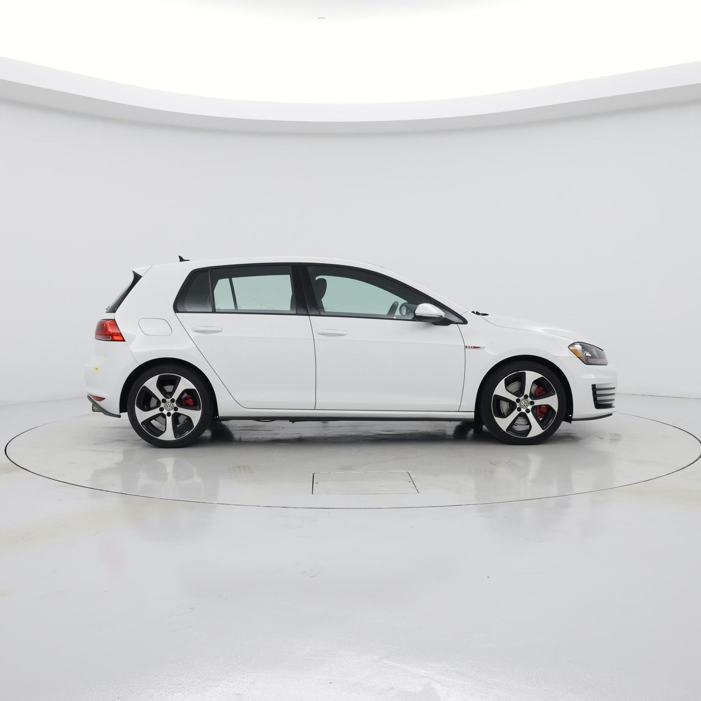 Thumbnail: 2017 Volkswagen Golf - 7