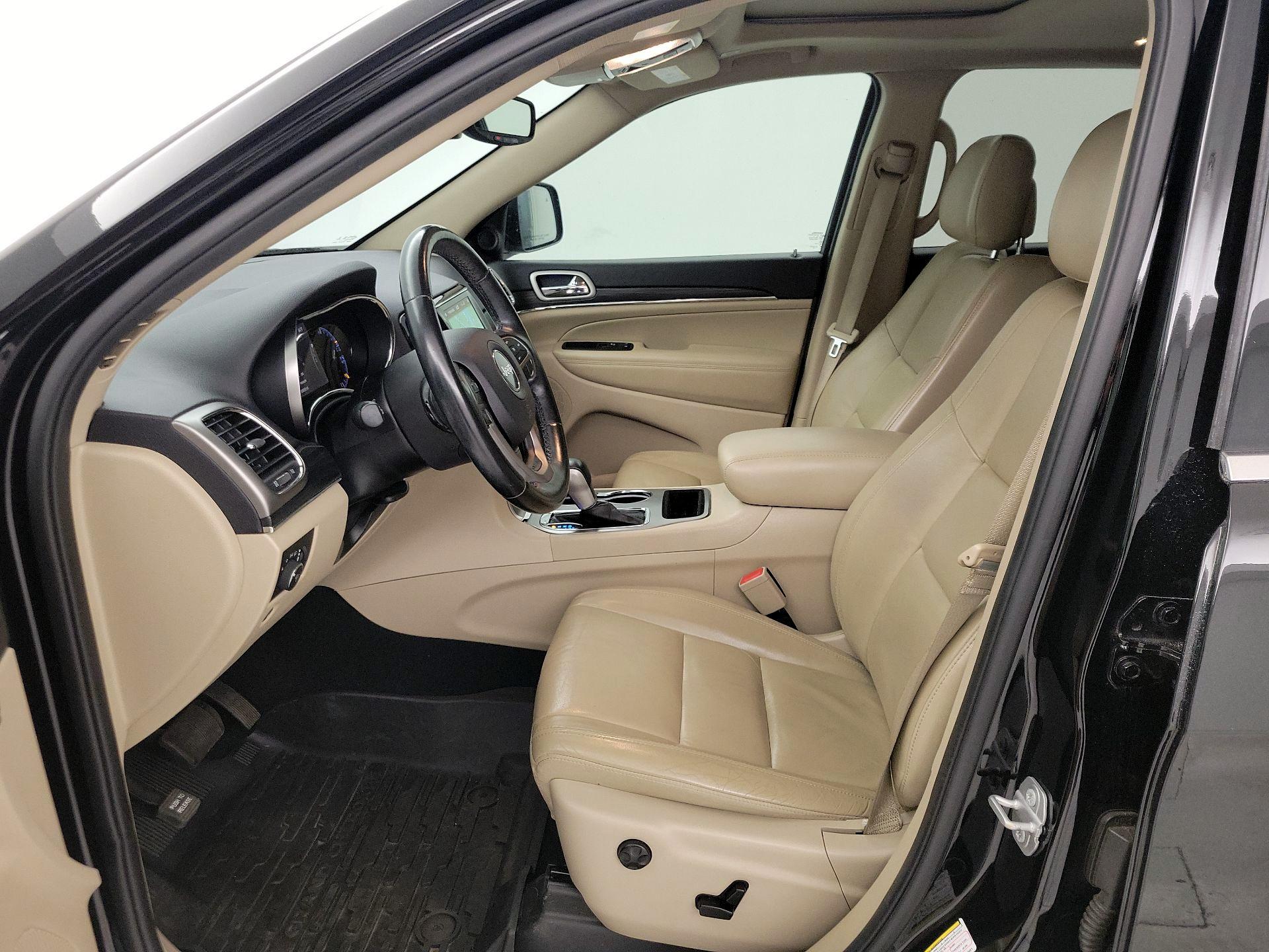 Thumbnail: 2020 Jeep Grand Cherokee - 11