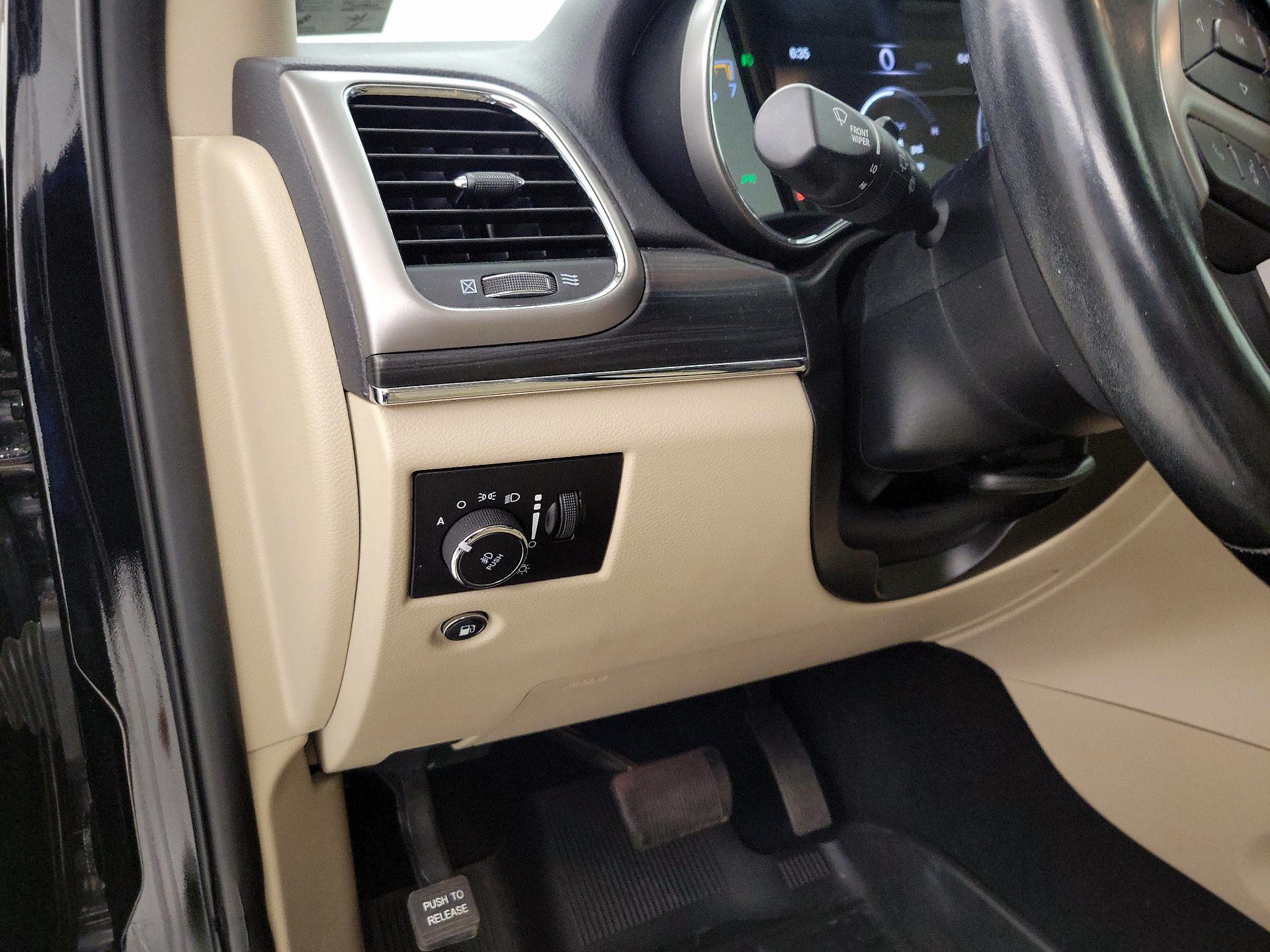 Thumbnail: 2020 Jeep Grand Cherokee - 13