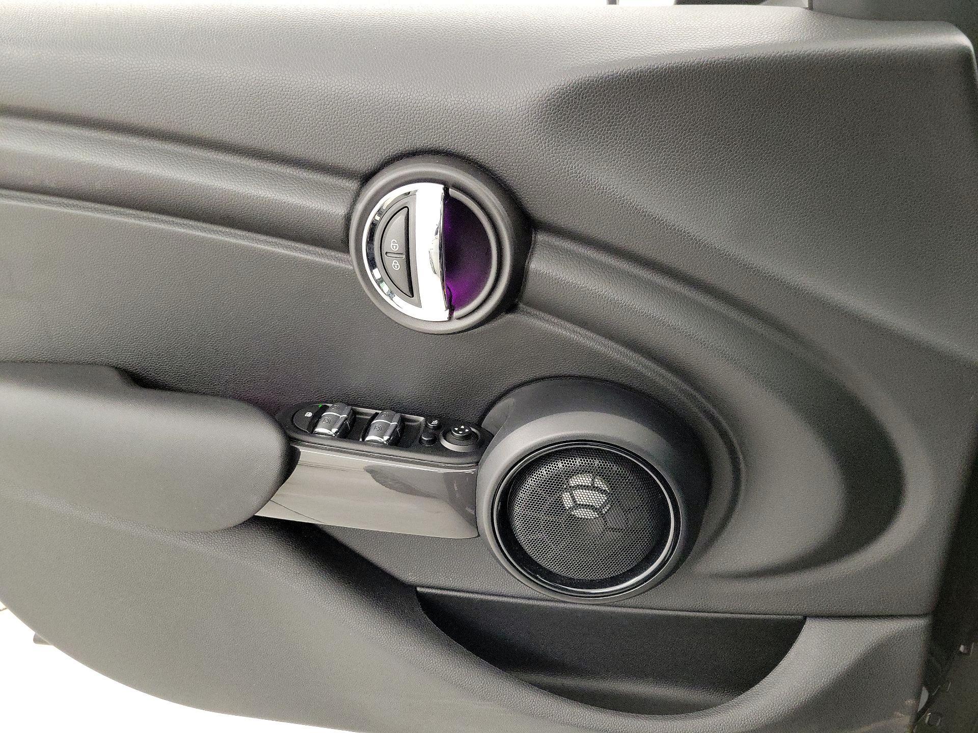 Thumbnail: 2017 MINI Cooper Hardtop - 12