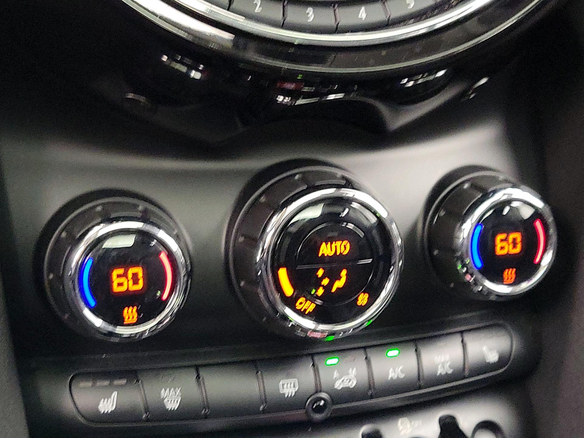 Thumbnail: 2017 MINI Cooper Hardtop - 15