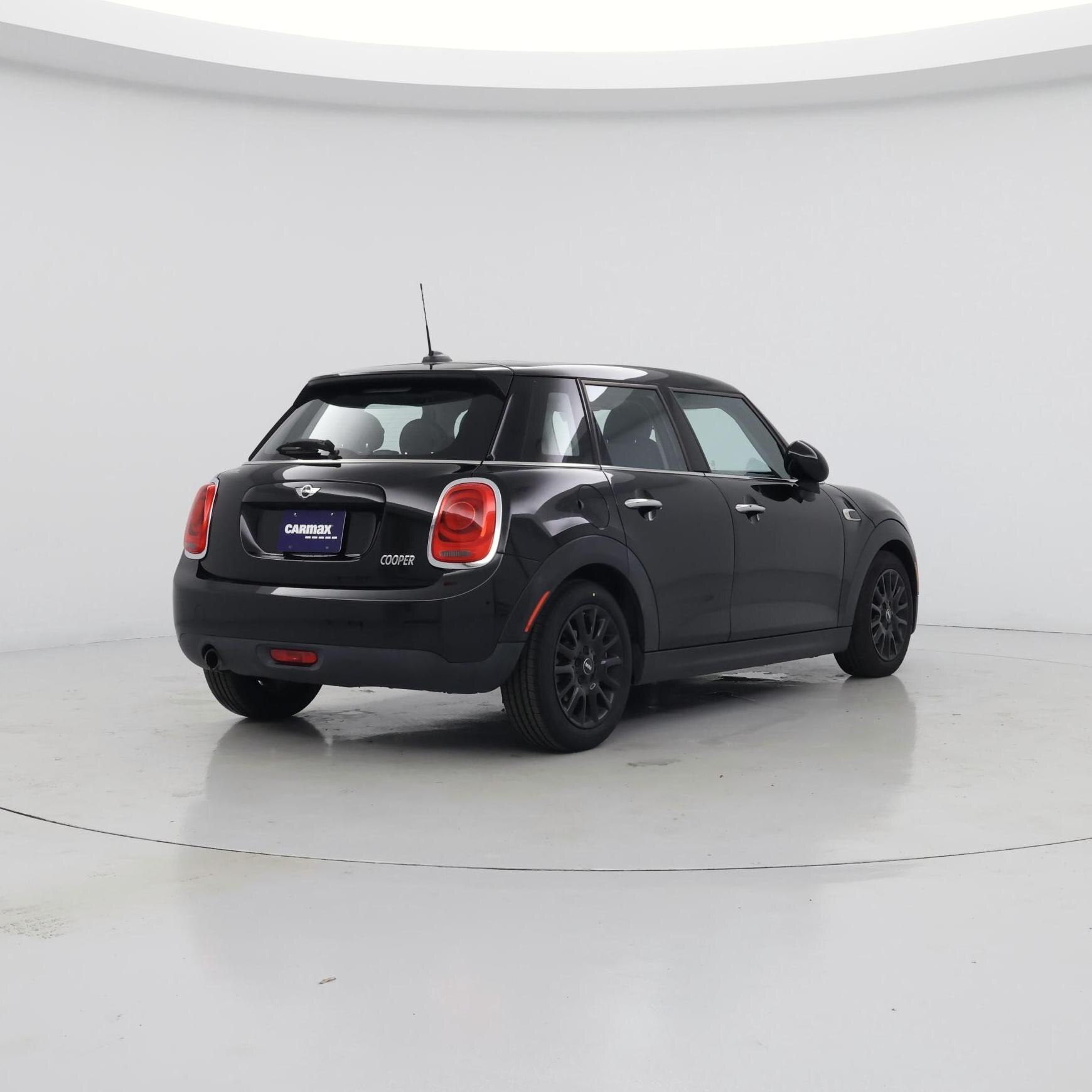 Thumbnail: 2017 MINI Cooper Hardtop - 8