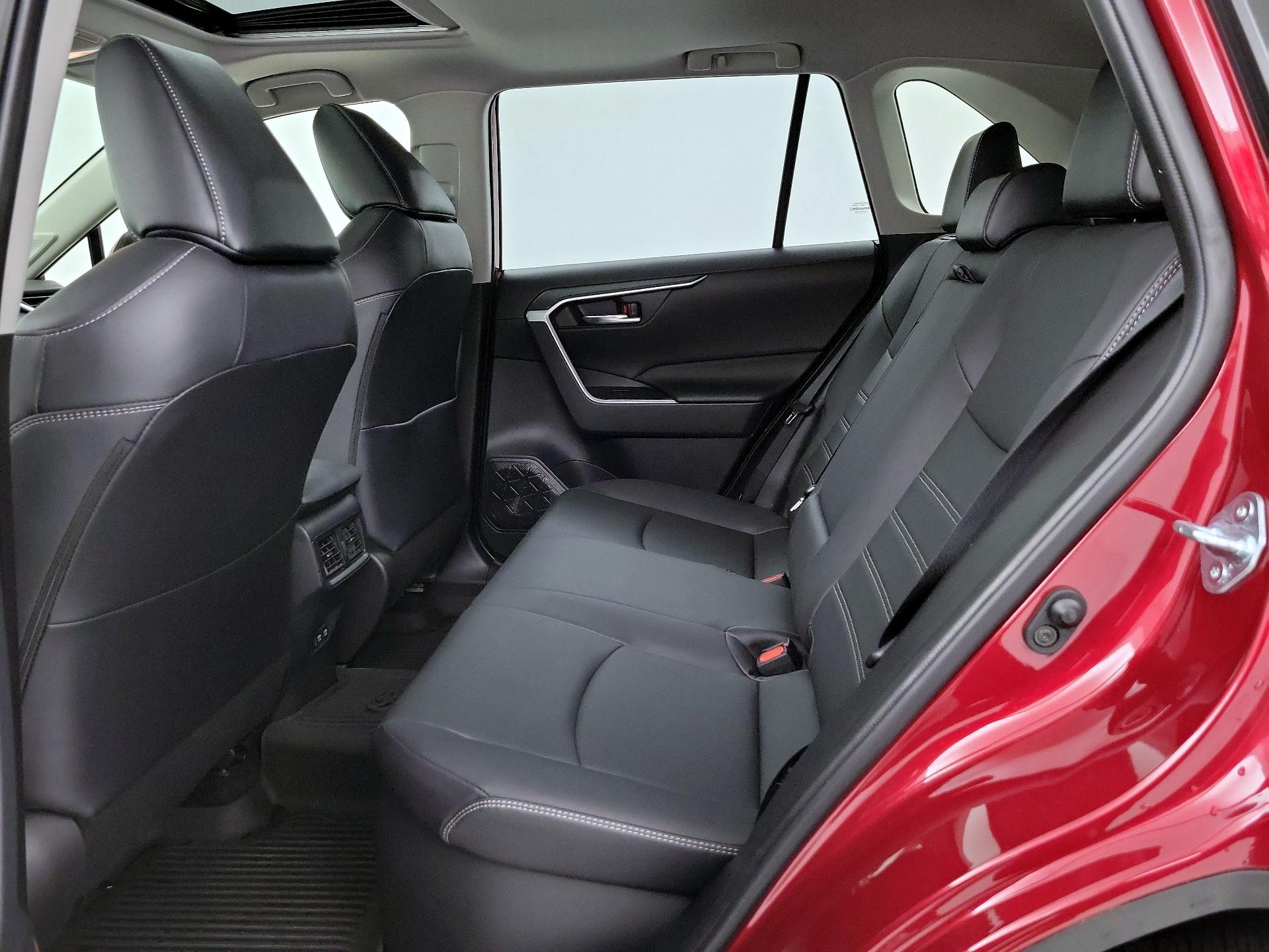 Thumbnail: 2021 Toyota RAV4 - 20