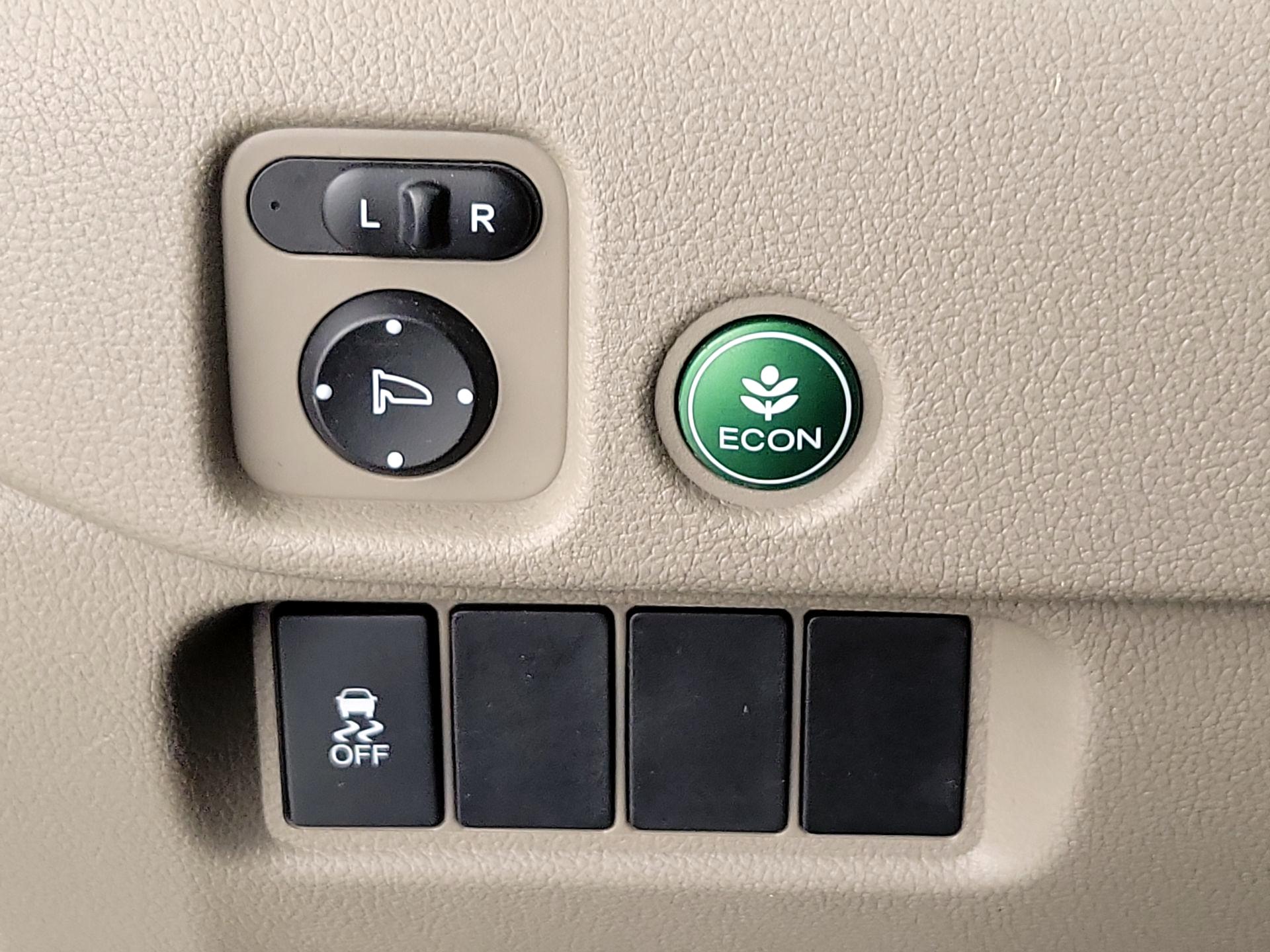 Thumbnail: 2016 Honda Pilot - 13