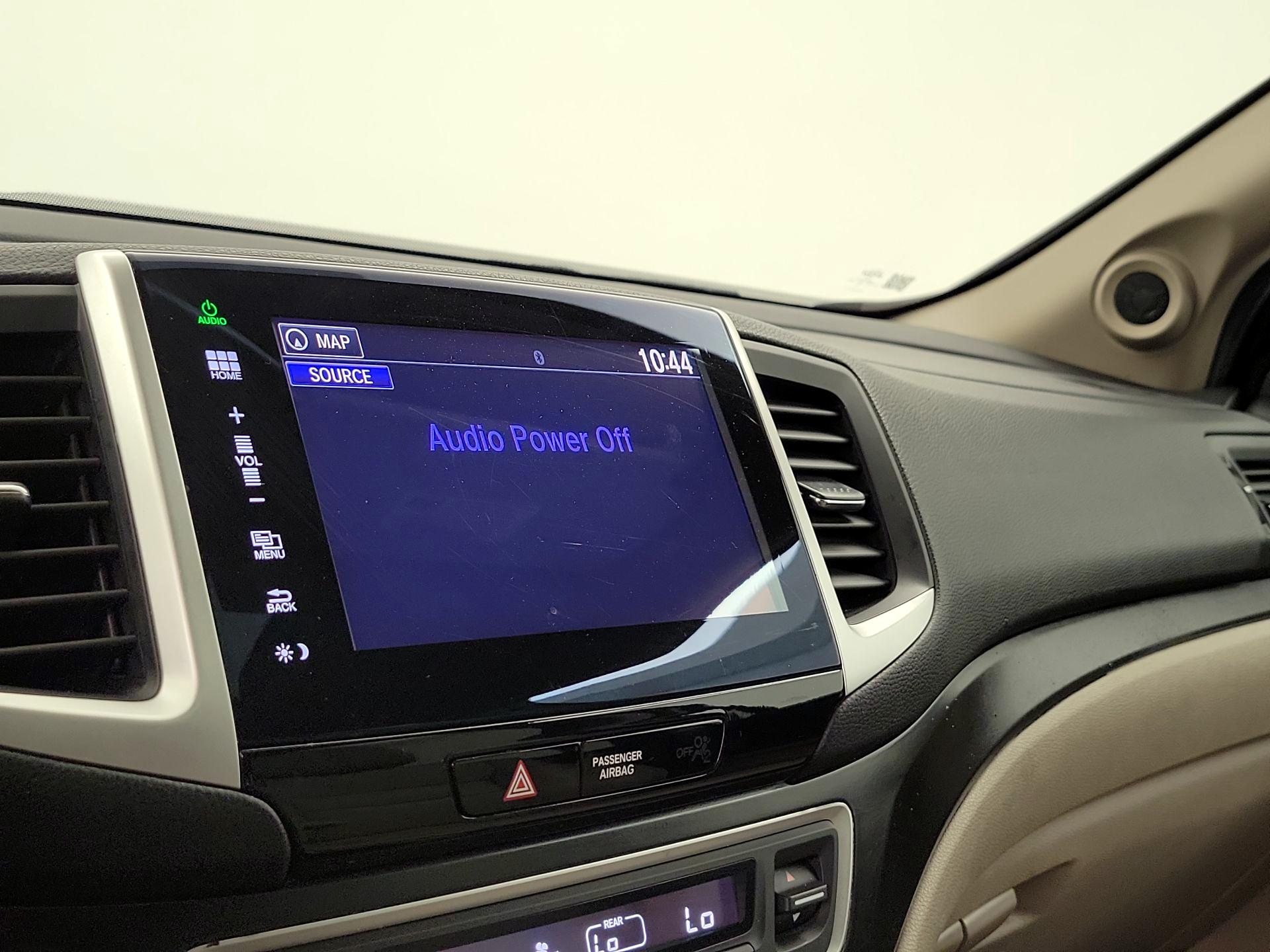 Thumbnail: 2016 Honda Pilot - 16