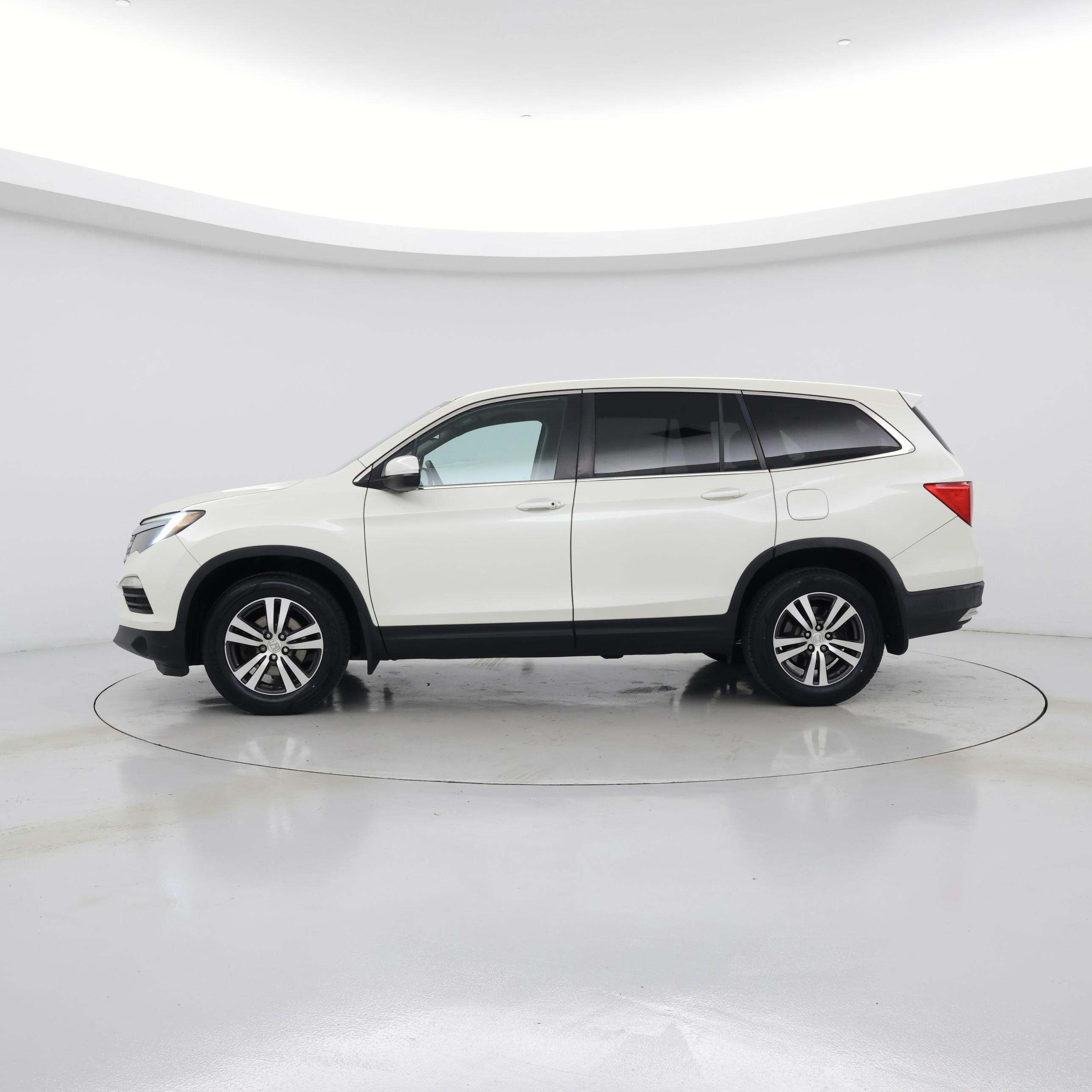 Thumbnail: 2016 Honda Pilot - 3
