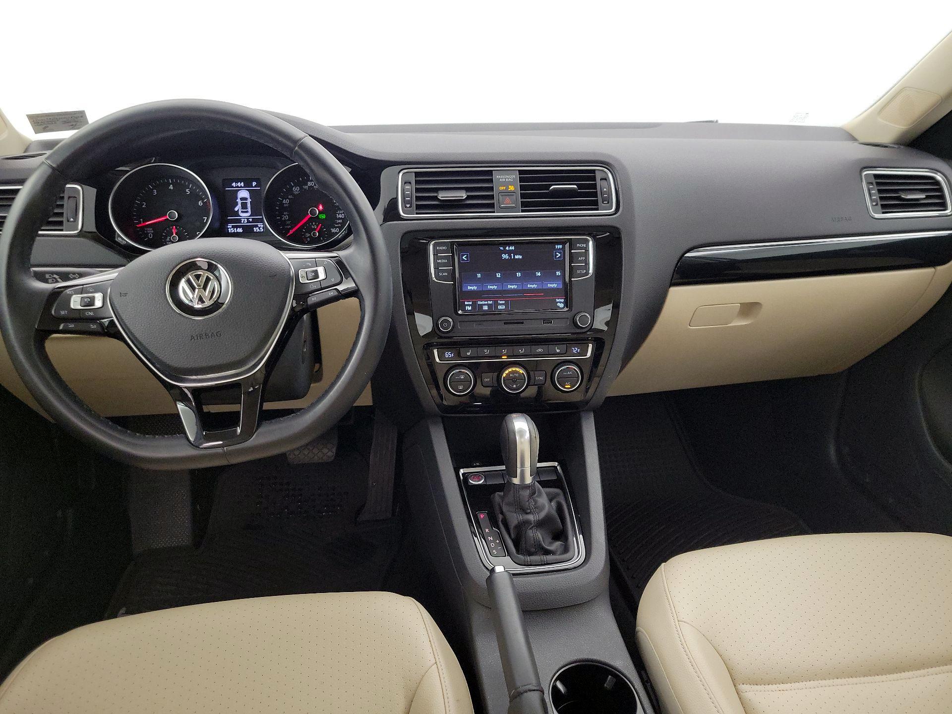 Thumbnail: 2017 Volkswagen Jetta - 9