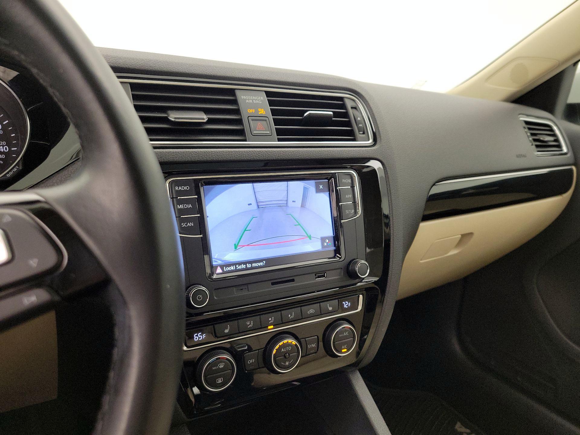 Thumbnail: 2017 Volkswagen Jetta - 14