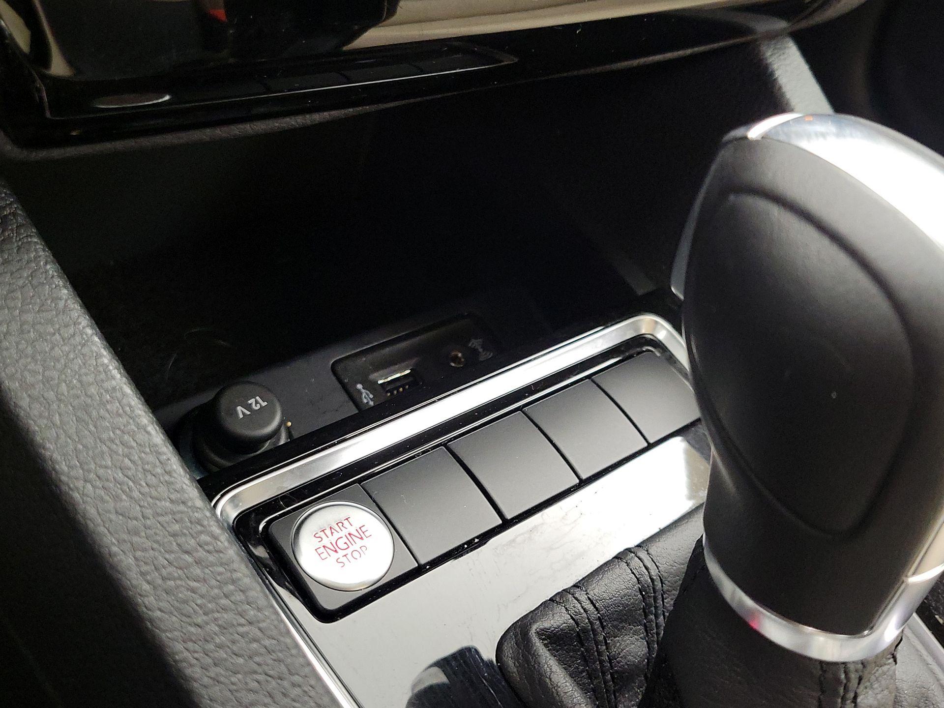 Thumbnail: 2017 Volkswagen Jetta - 18